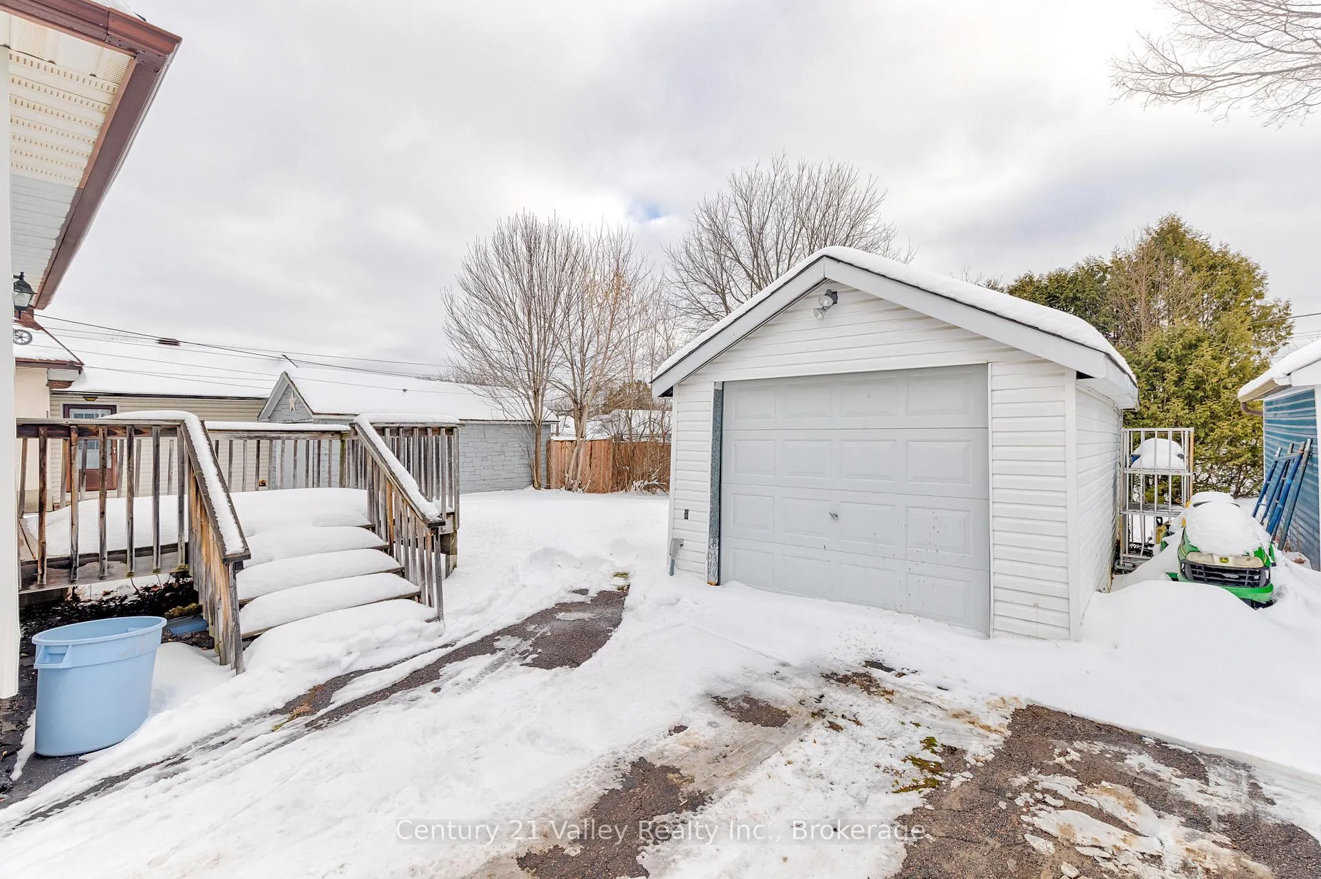 Photo 7 of 347 Joffre Avenue, Renfrew — HOMEH
