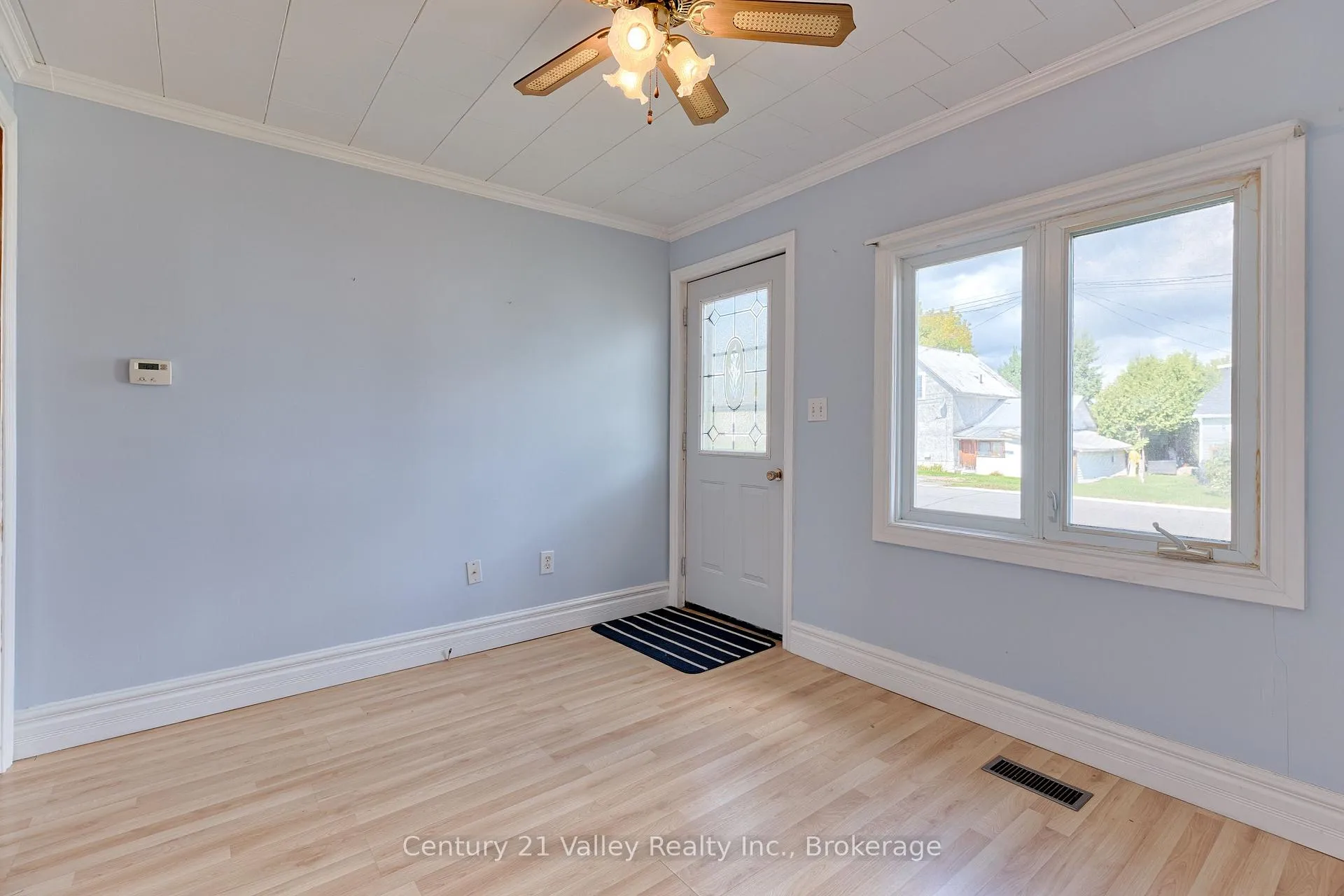 Photo 16 of 347 Joffre Avenue, Renfrew — HOMEH