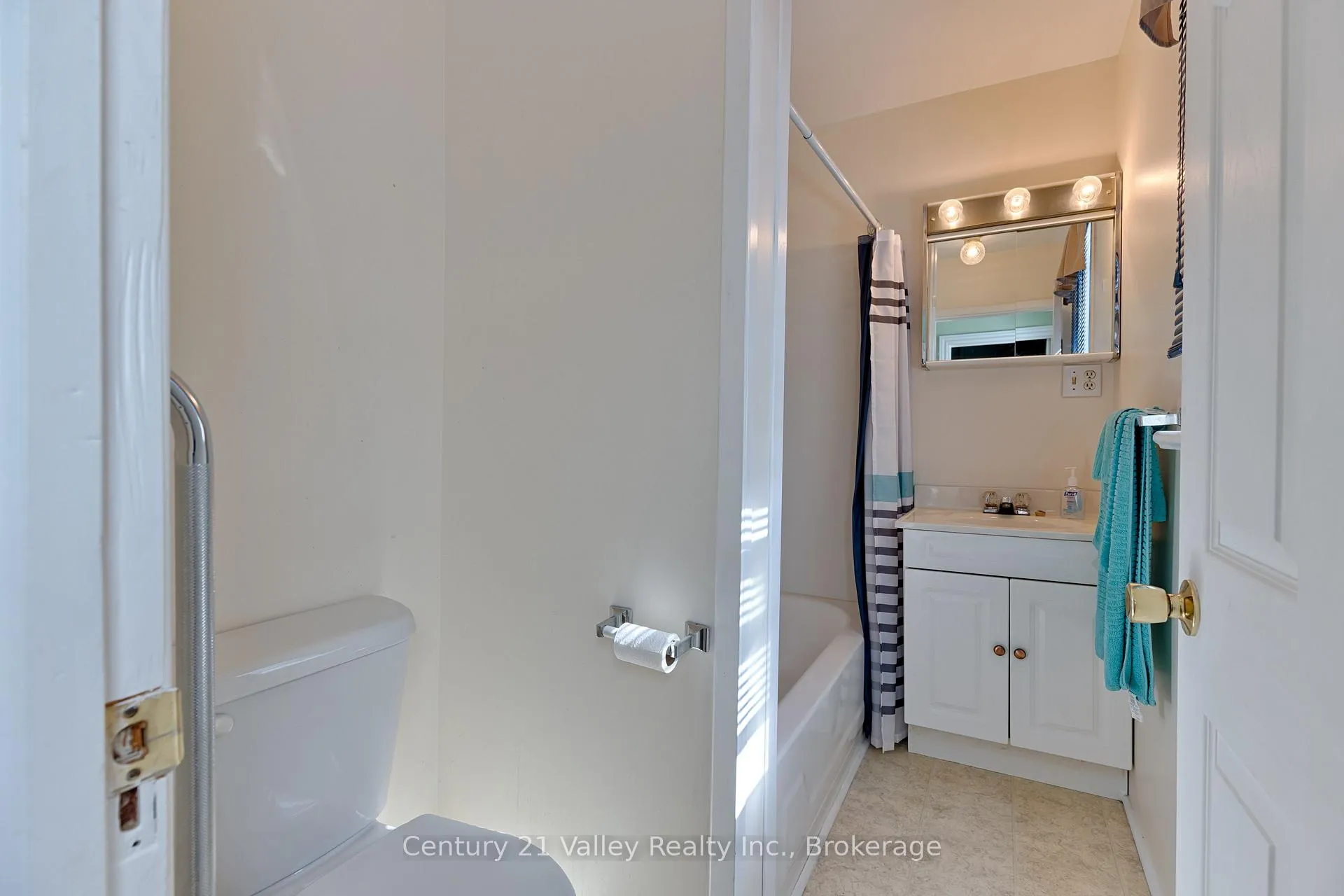 Photo 25 of 347 Joffre Avenue, Renfrew — HOMEH