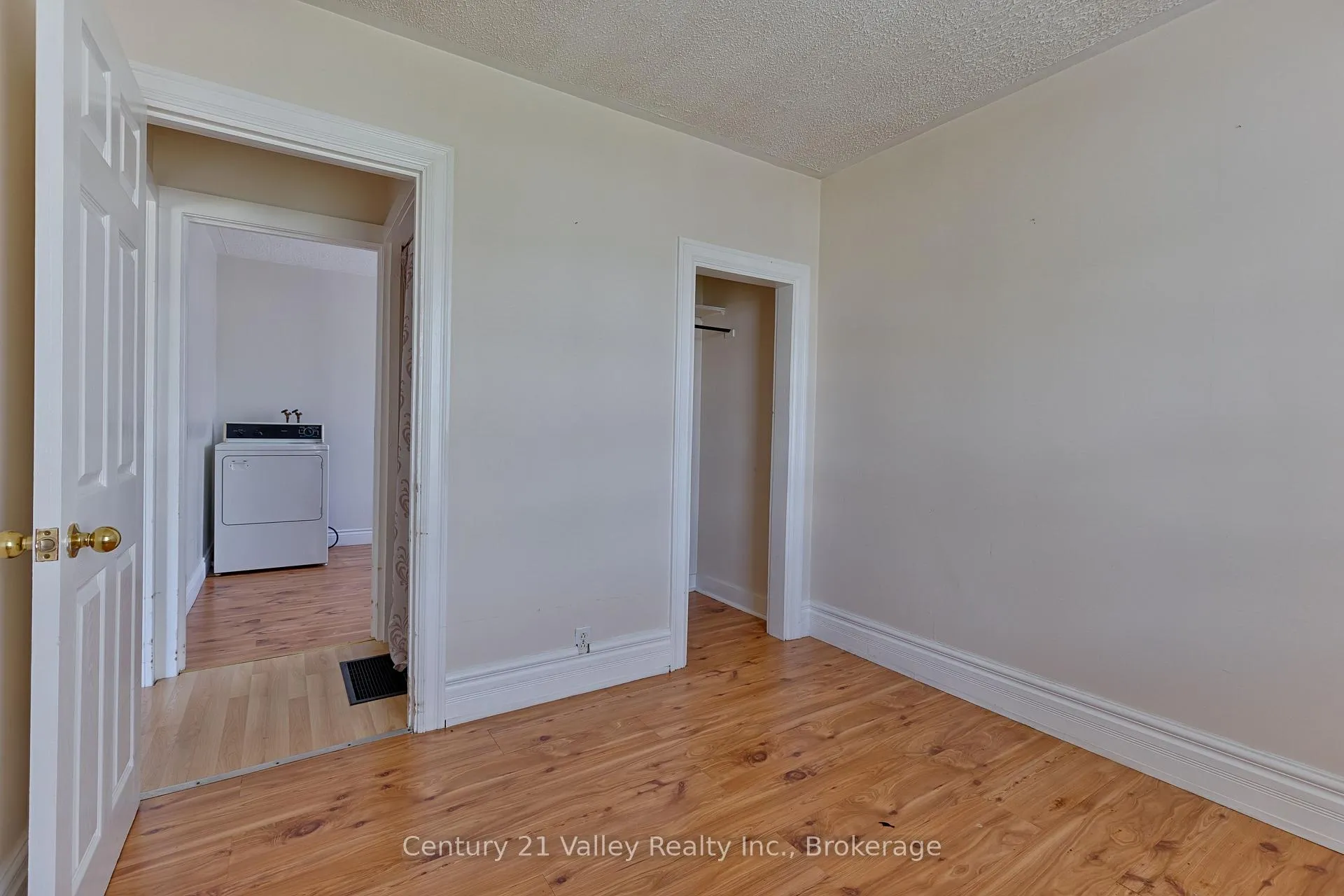 Photo 26 of 347 Joffre Avenue, Renfrew — HOMEH