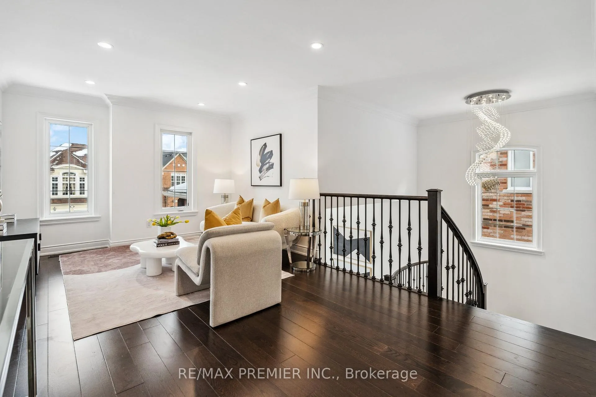 Photo 16 of 76 Heintzman Crescent, Vaughan, Patterson — HOMEH