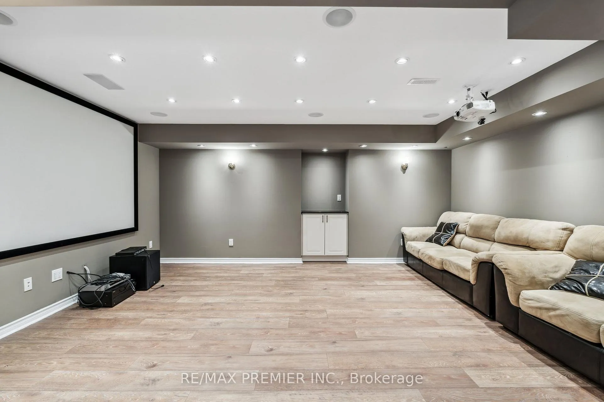 Photo 25 of 76 Heintzman Crescent, Vaughan, Patterson — HOMEH