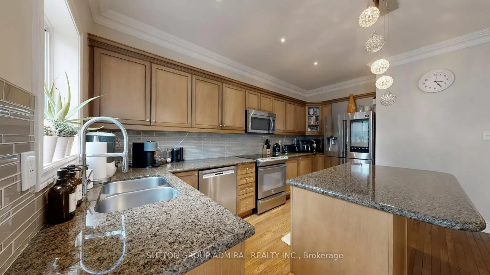 Photo 6 of 63 Seabreeze Avenue, Vaughan, Patterson — HOMEH