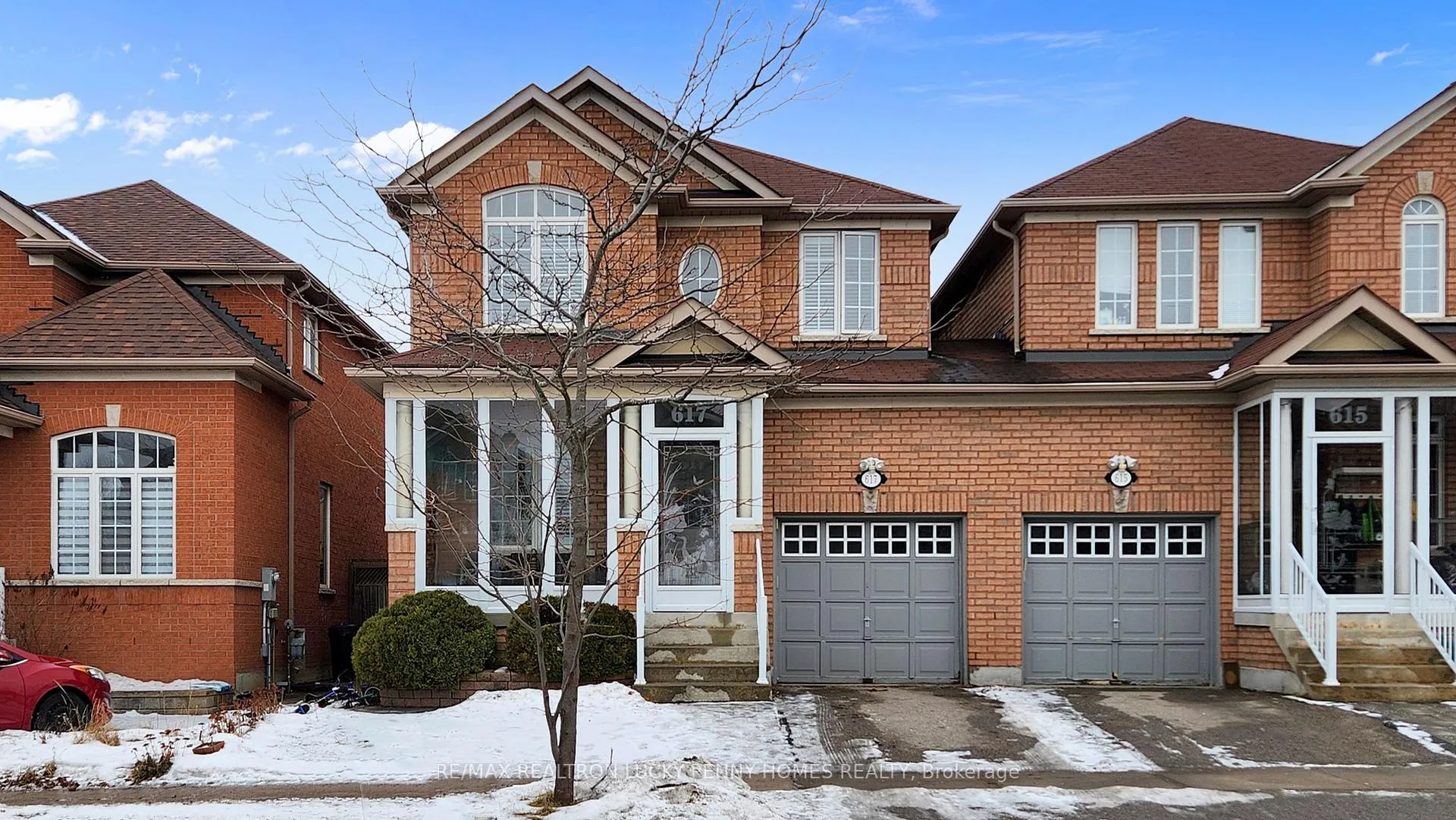 Photo 2 of 617 Fred McLaren Boulevard, Markham, Wismer — HOMEH