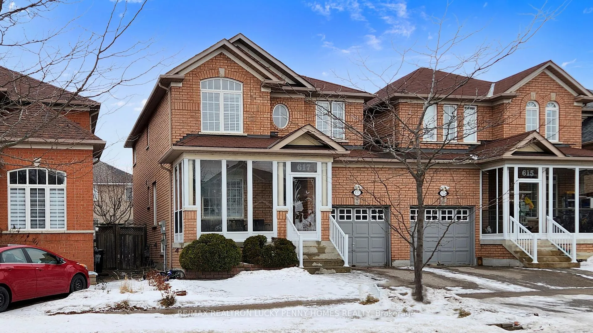 Photo 3 of 617 Fred McLaren Boulevard, Markham, Wismer — HOMEH