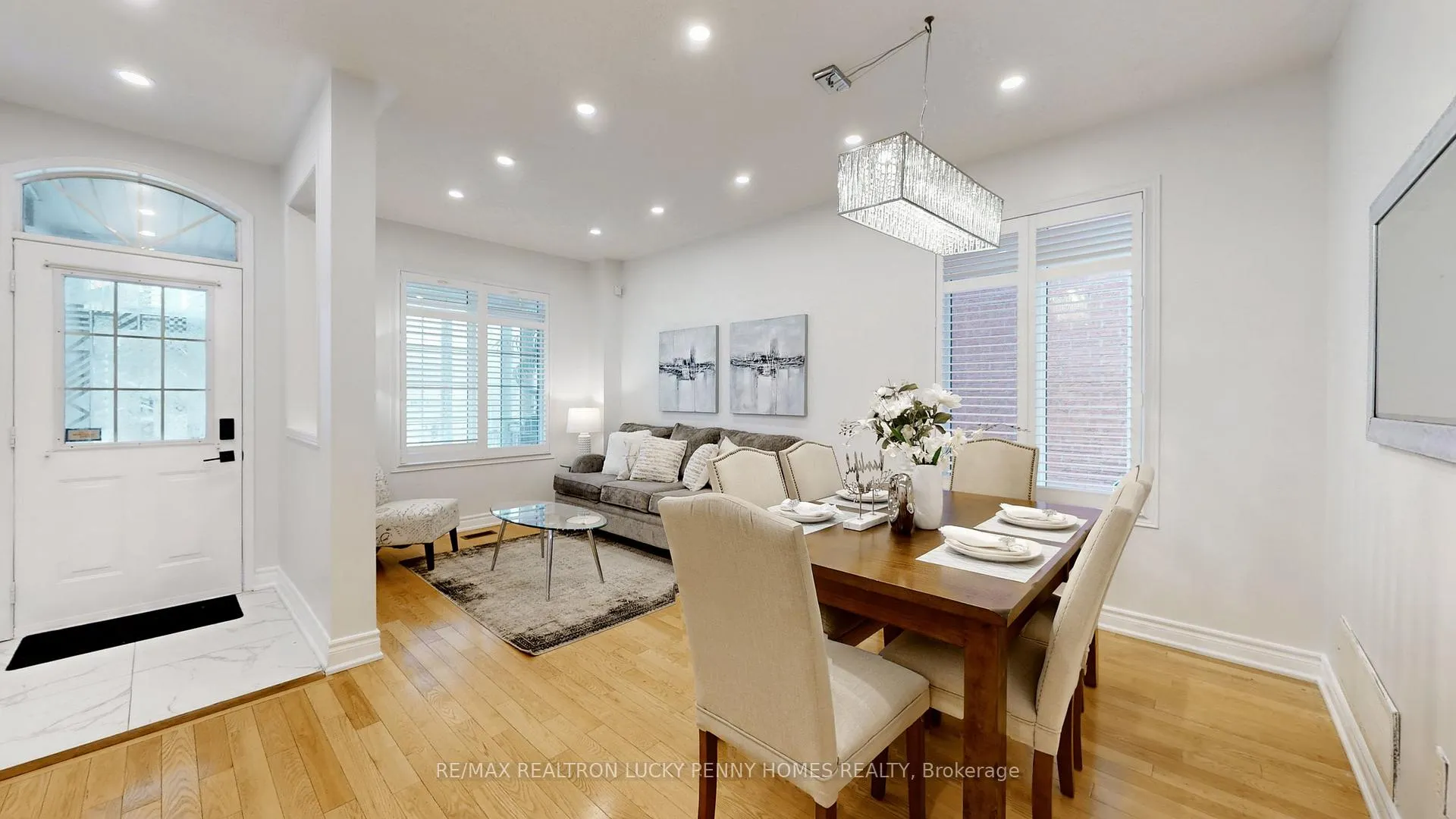 Photo 8 of 617 Fred McLaren Boulevard, Markham, Wismer — HOMEH