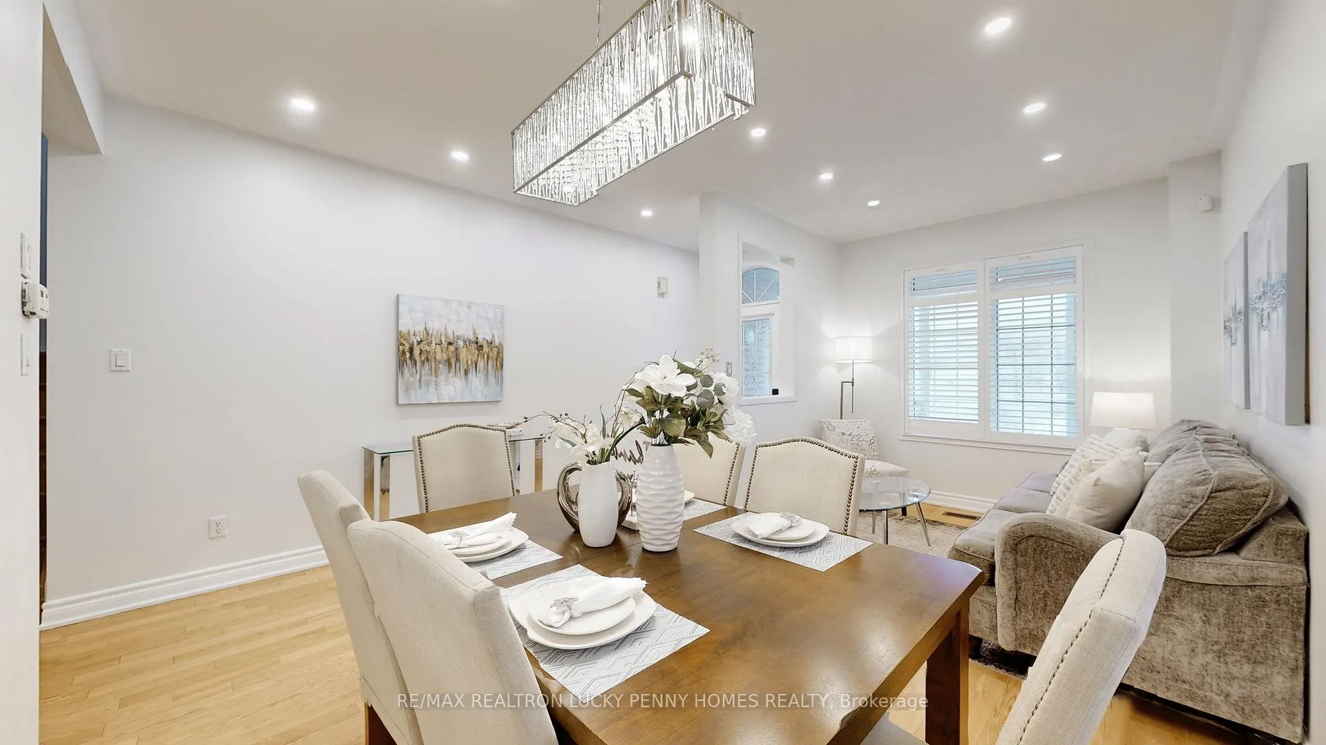 Photo 10 of 617 Fred McLaren Boulevard, Markham, Wismer — HOMEH