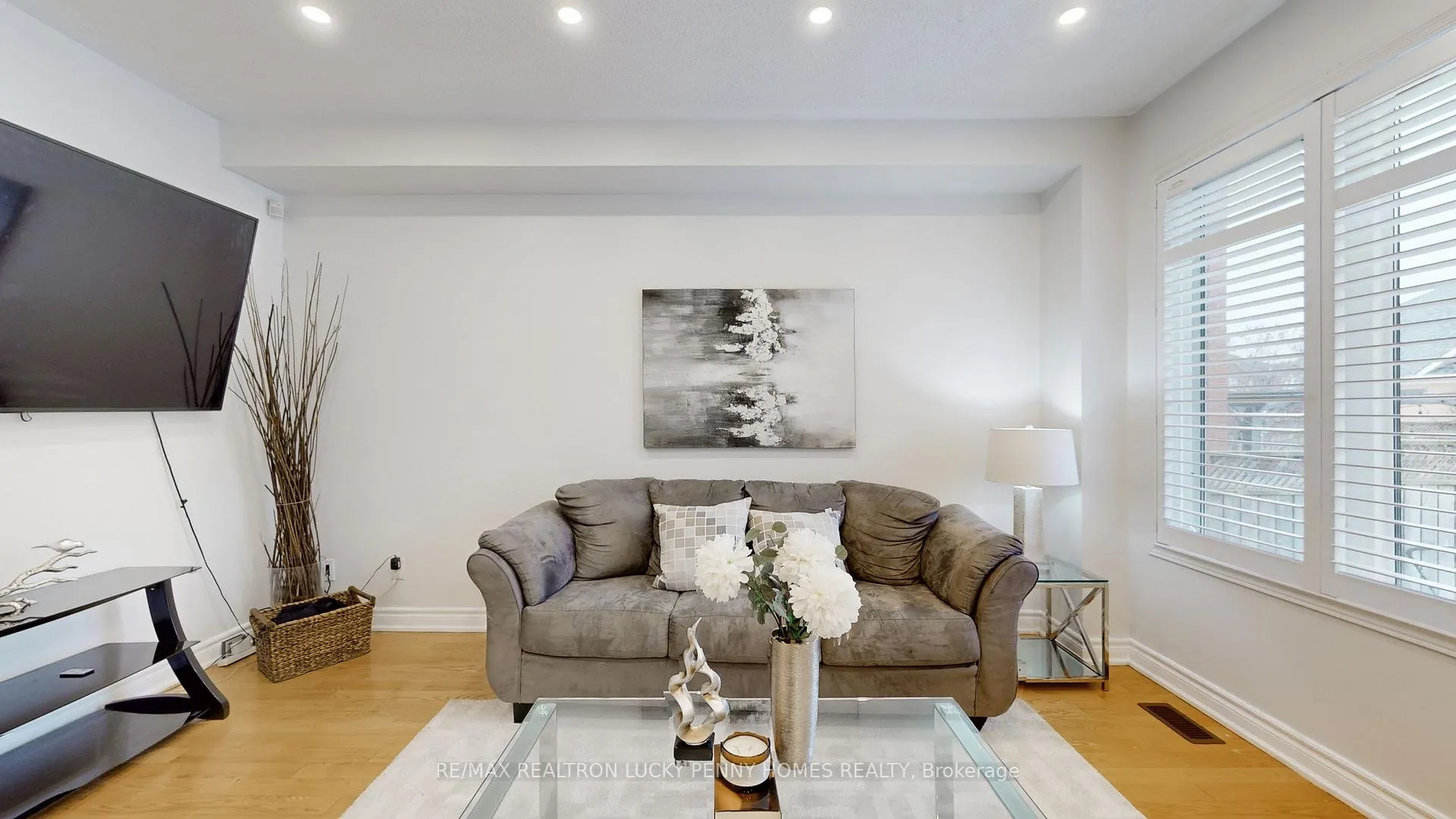 Photo 13 of 617 Fred McLaren Boulevard, Markham, Wismer — HOMEH