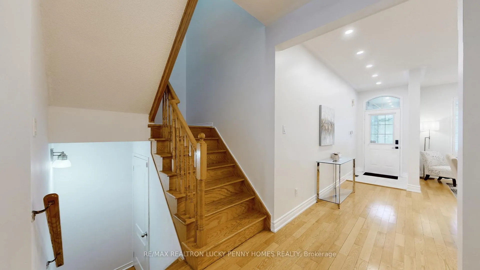 Photo 23 of 617 Fred McLaren Boulevard, Markham, Wismer — HOMEH