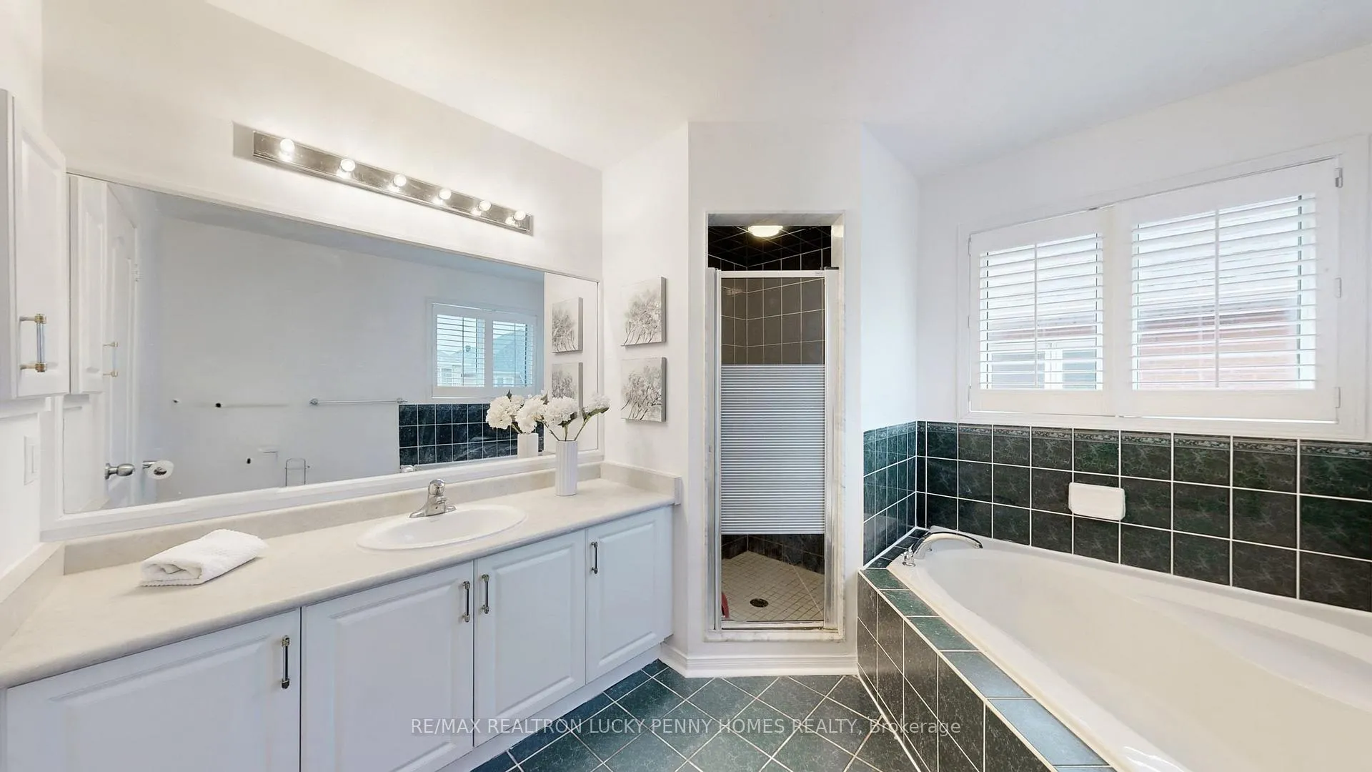 Photo 29 of 617 Fred McLaren Boulevard, Markham, Wismer — HOMEH