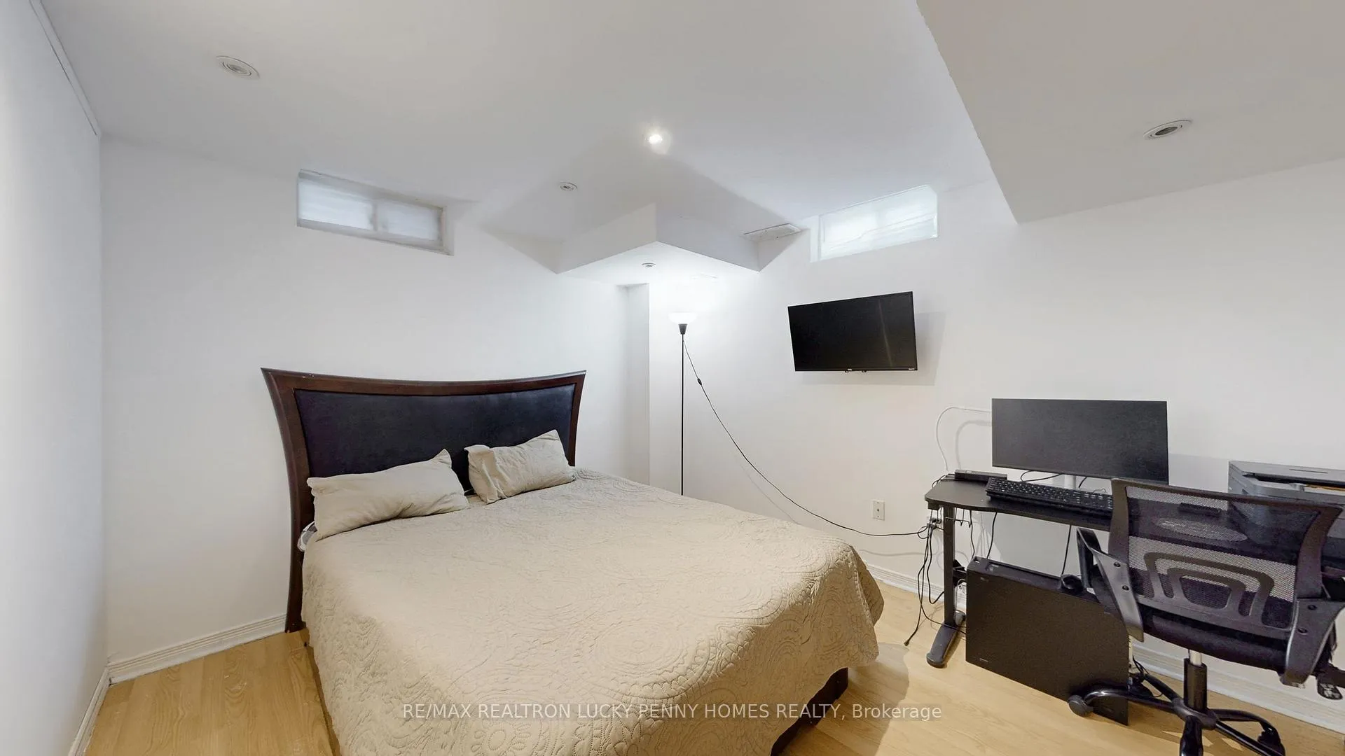 Photo 43 of 617 Fred McLaren Boulevard, Markham, Wismer — HOMEH