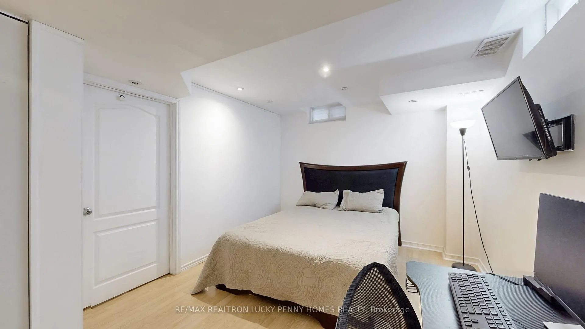 Photo 44 of 617 Fred McLaren Boulevard, Markham, Wismer — HOMEH