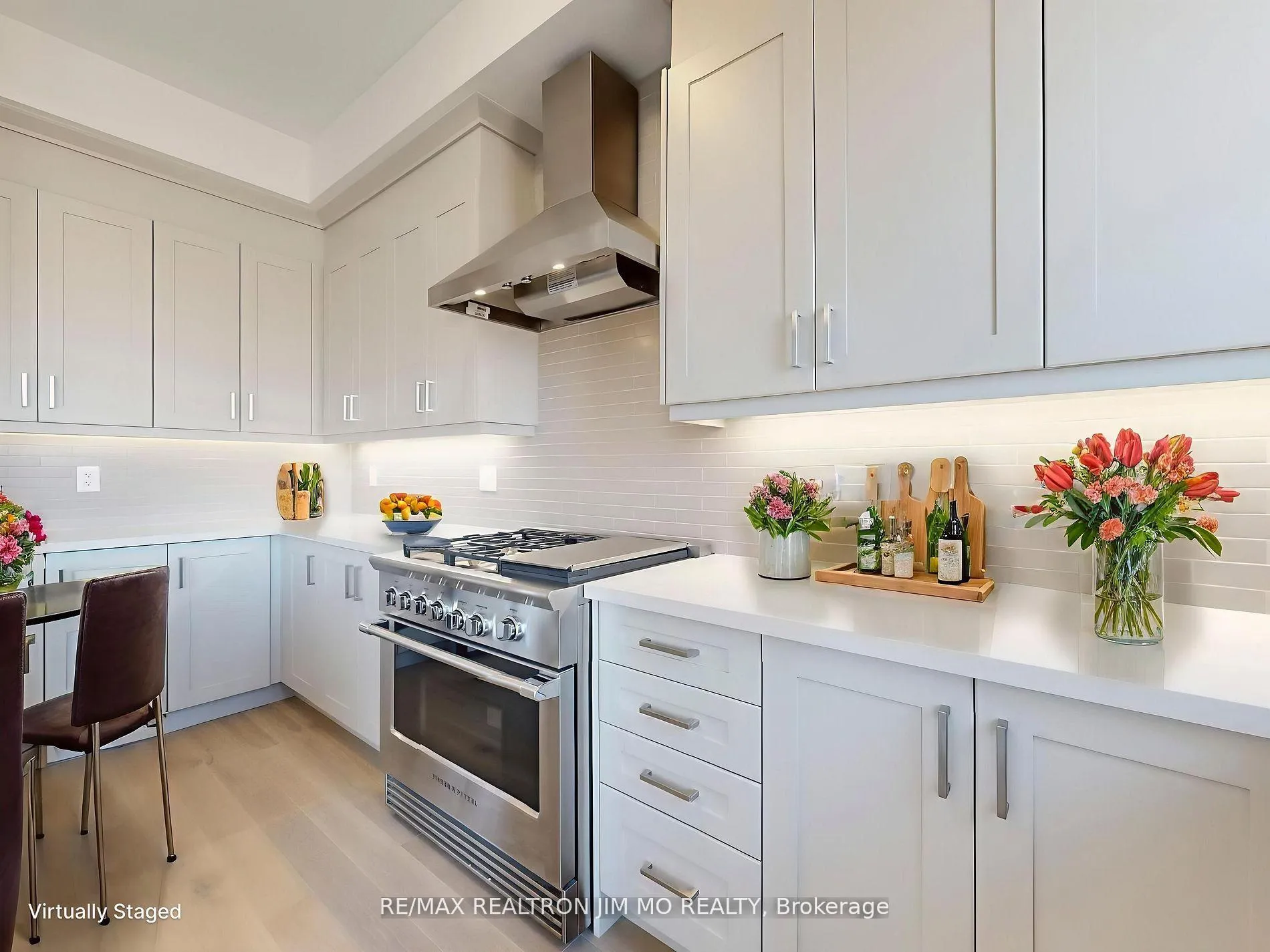 Photo 7 of 20 Nanhai Avenue, Markham, Angus Glen — HOMEH