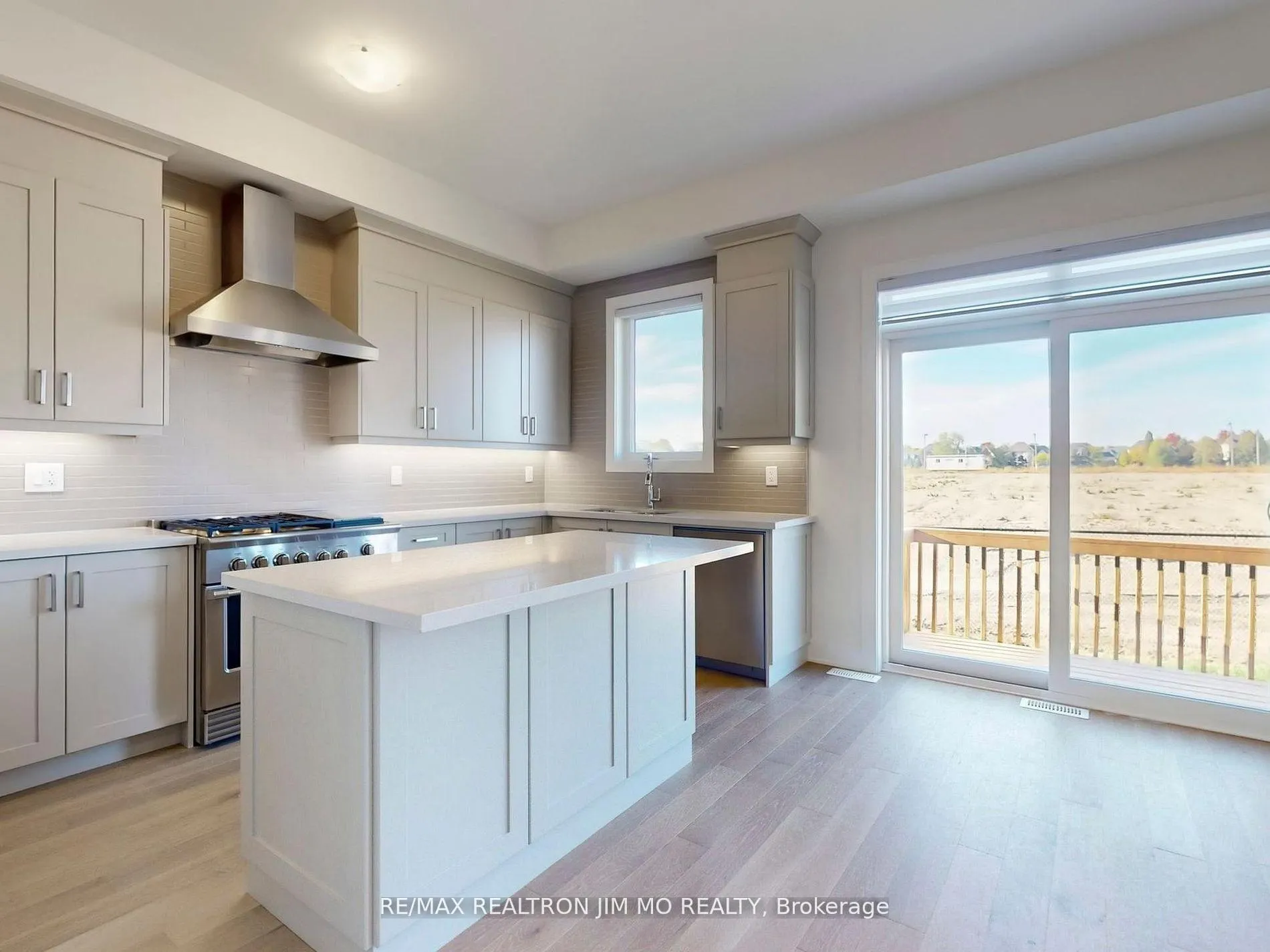 Photo 8 of 20 Nanhai Avenue, Markham, Angus Glen — HOMEH