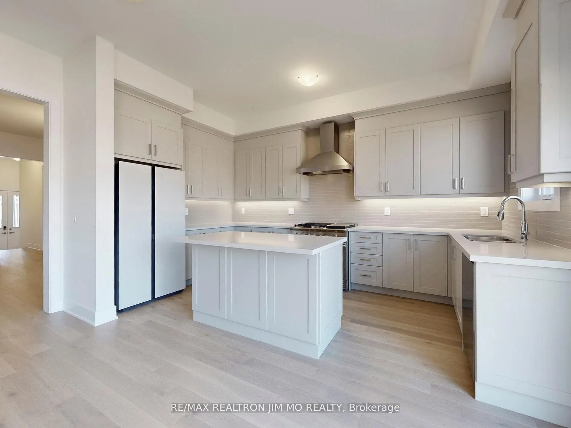 Photo 9 of 20 Nanhai Avenue, Markham, Angus Glen — HOMEH
