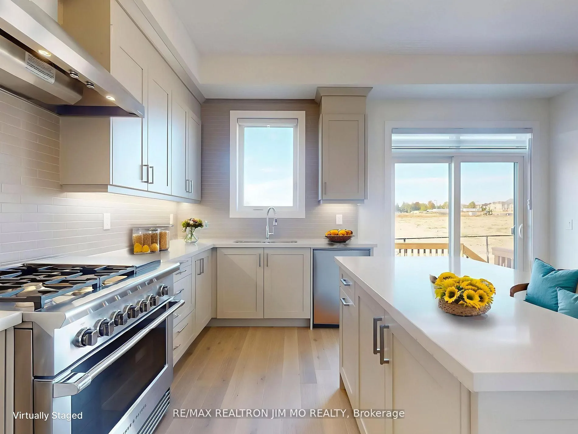 Photo 10 of 20 Nanhai Avenue, Markham, Angus Glen — HOMEH
