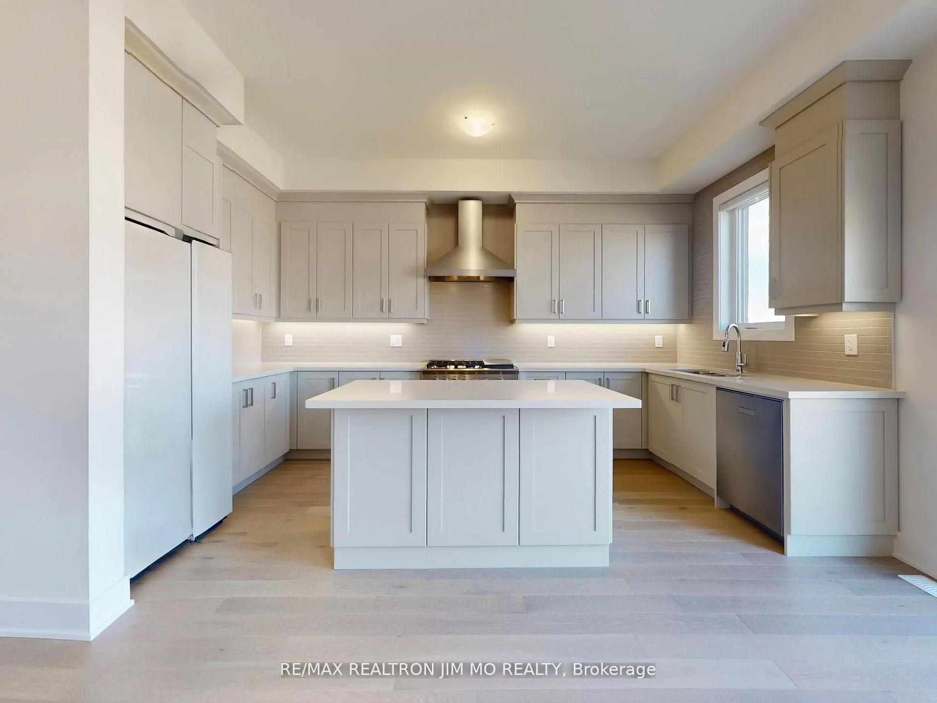 Photo 12 of 20 Nanhai Avenue, Markham, Angus Glen — HOMEH