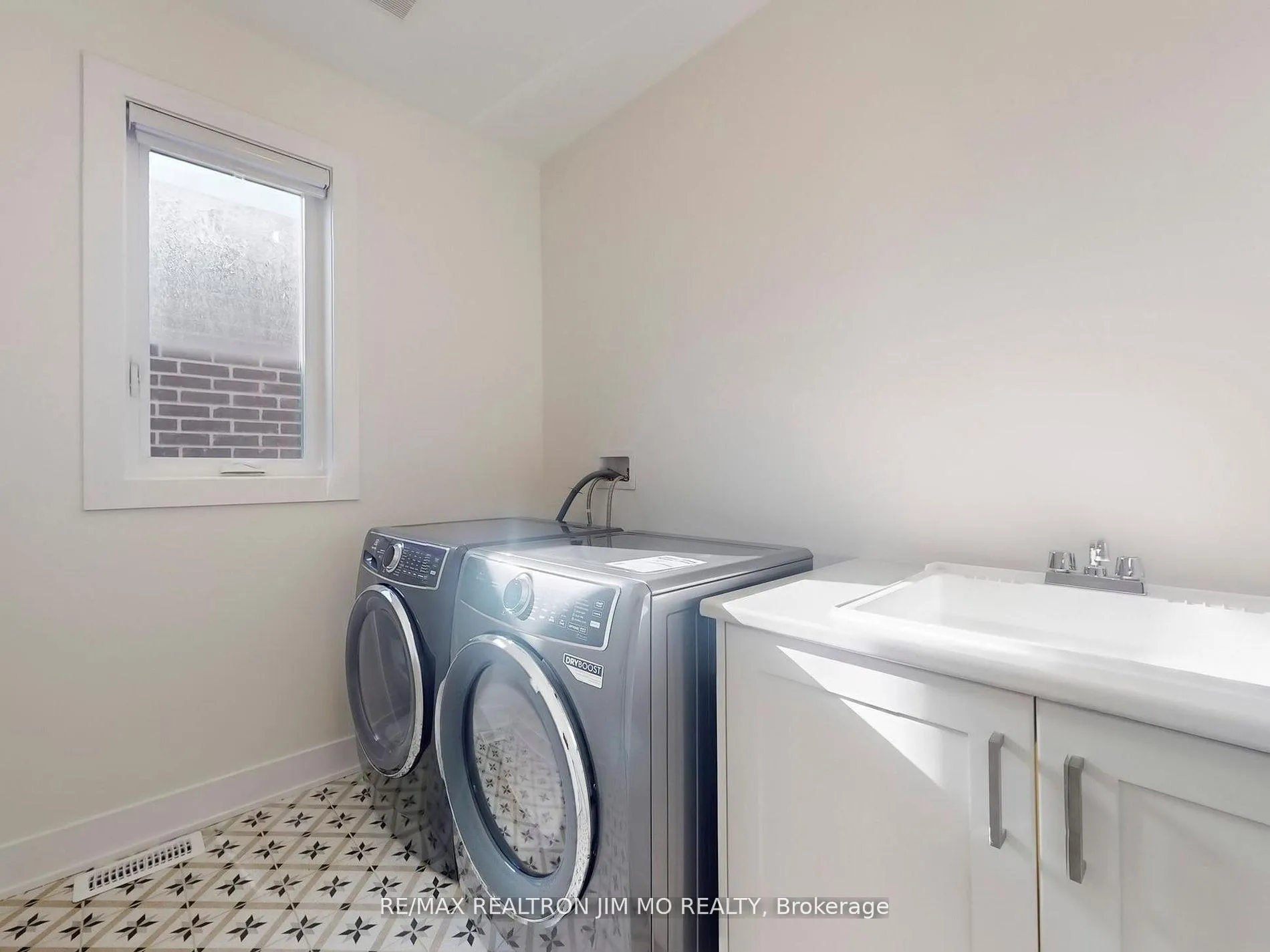 Photo 43 of 20 Nanhai Avenue, Markham, Angus Glen — HOMEH