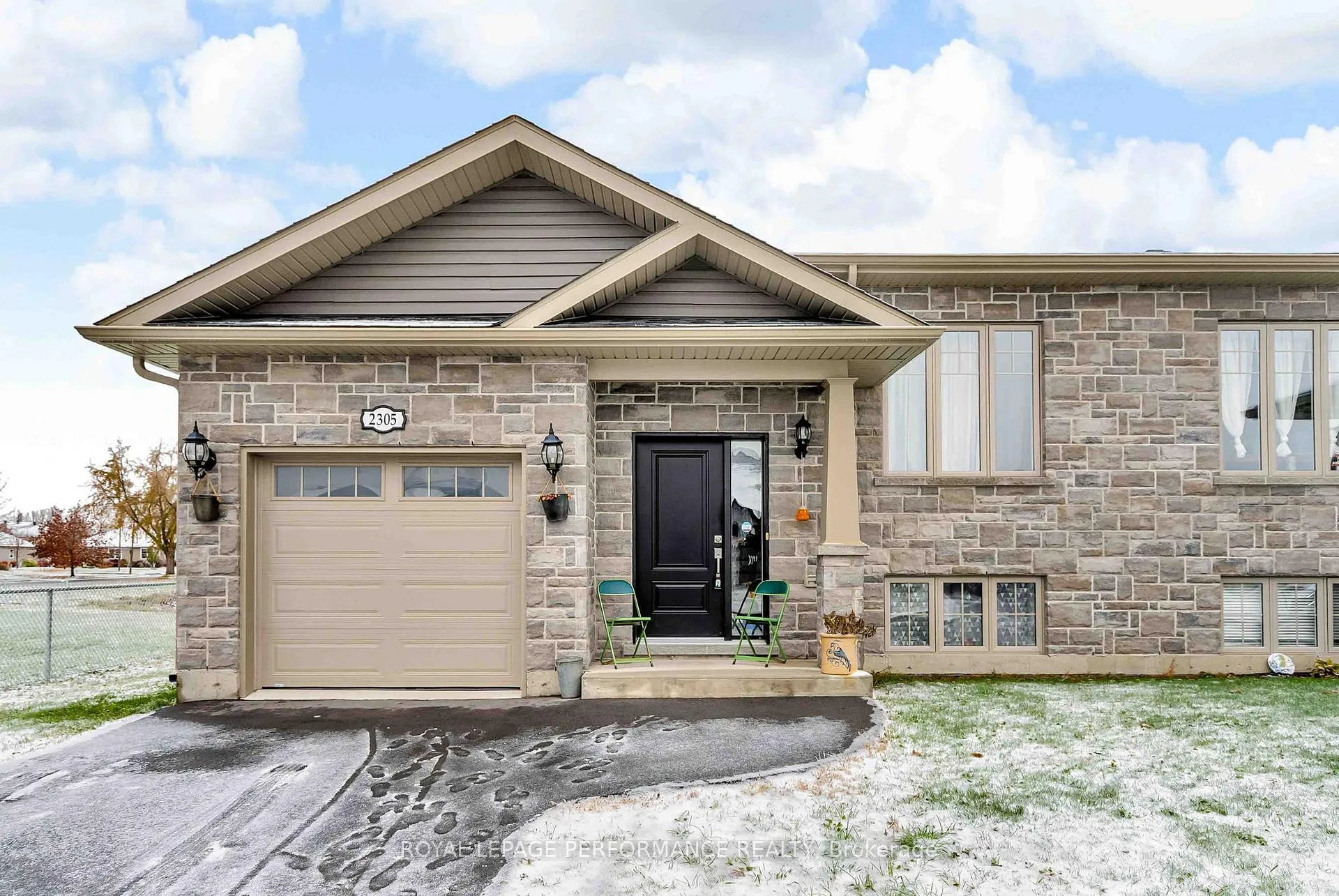 Photo 3 of 2305 Watson Crescent, Cornwall — HOMEH