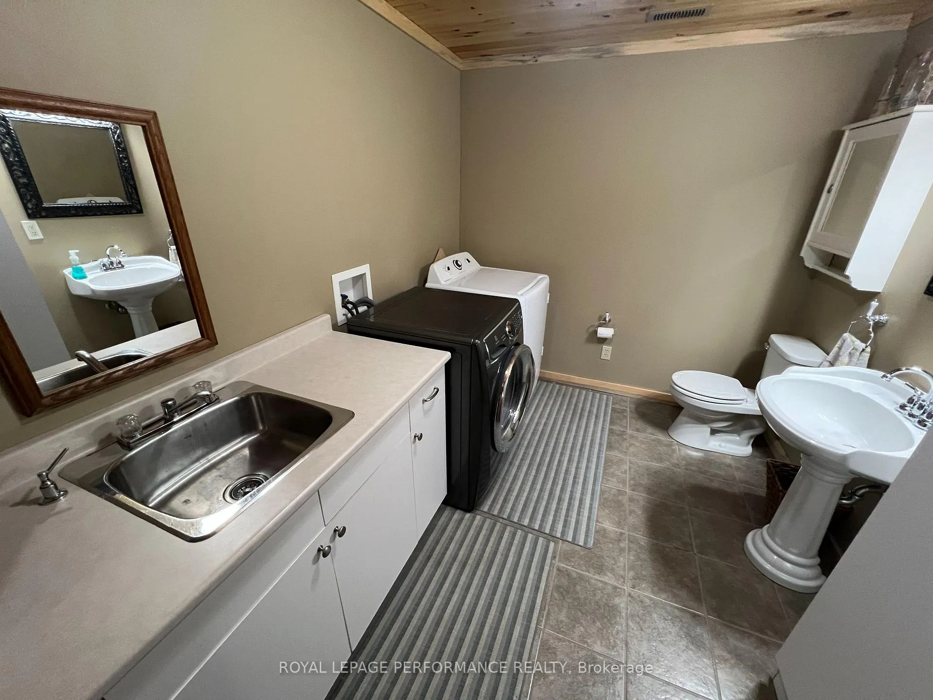 Photo 23 of 252 Lacourse Lane, Lanark Highlands, Lanark Highlands (Darling) Twp — HOMEH