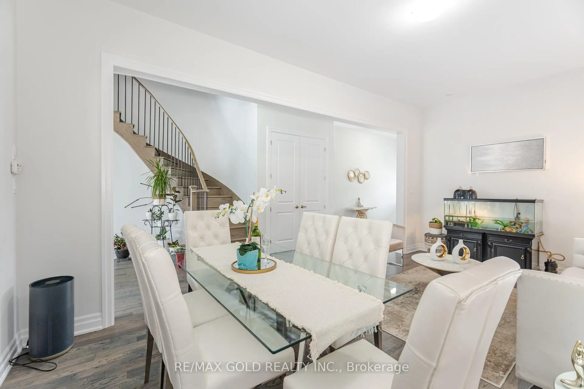 Photo 7 of 1367 Harrington Street, Innisfil, Lefroy — HOMEH