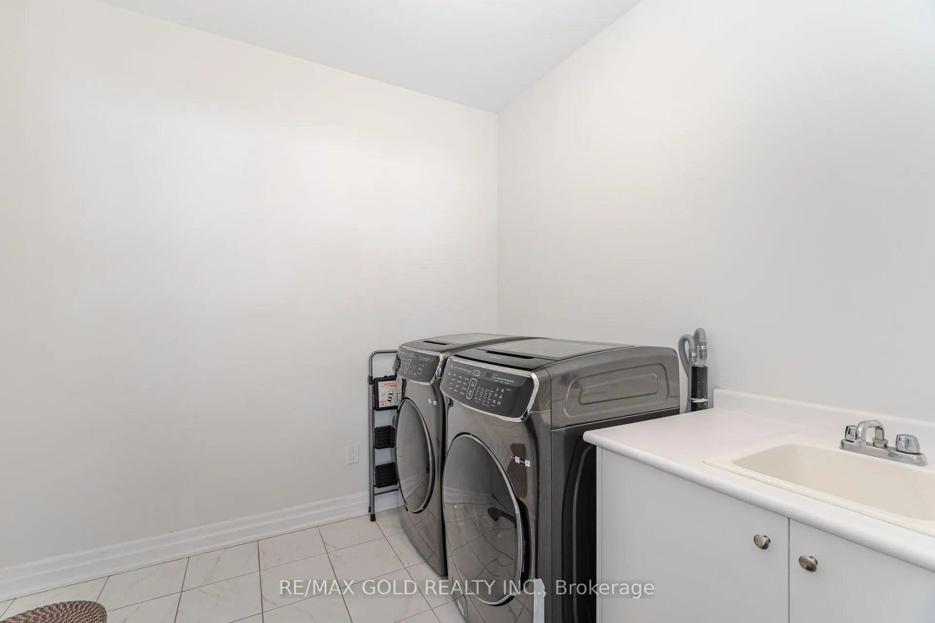 Photo 15 of 1367 Harrington Street, Innisfil, Lefroy — HOMEH