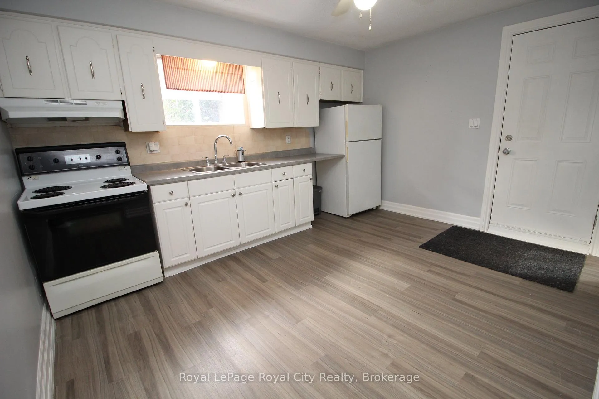 Photo 4 of Unit 4, 405 Main Street S, Guelph/Eramosa, Rockwood — HOMEH