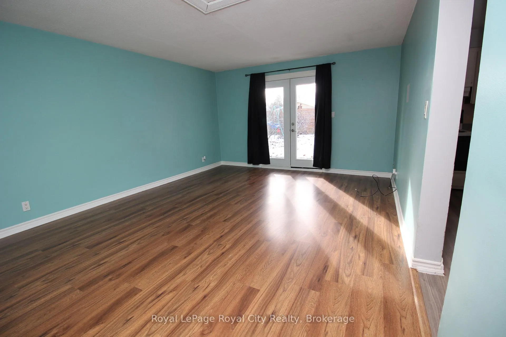 Photo 7 of Unit 4, 405 Main Street S, Guelph/Eramosa, Rockwood — HOMEH
