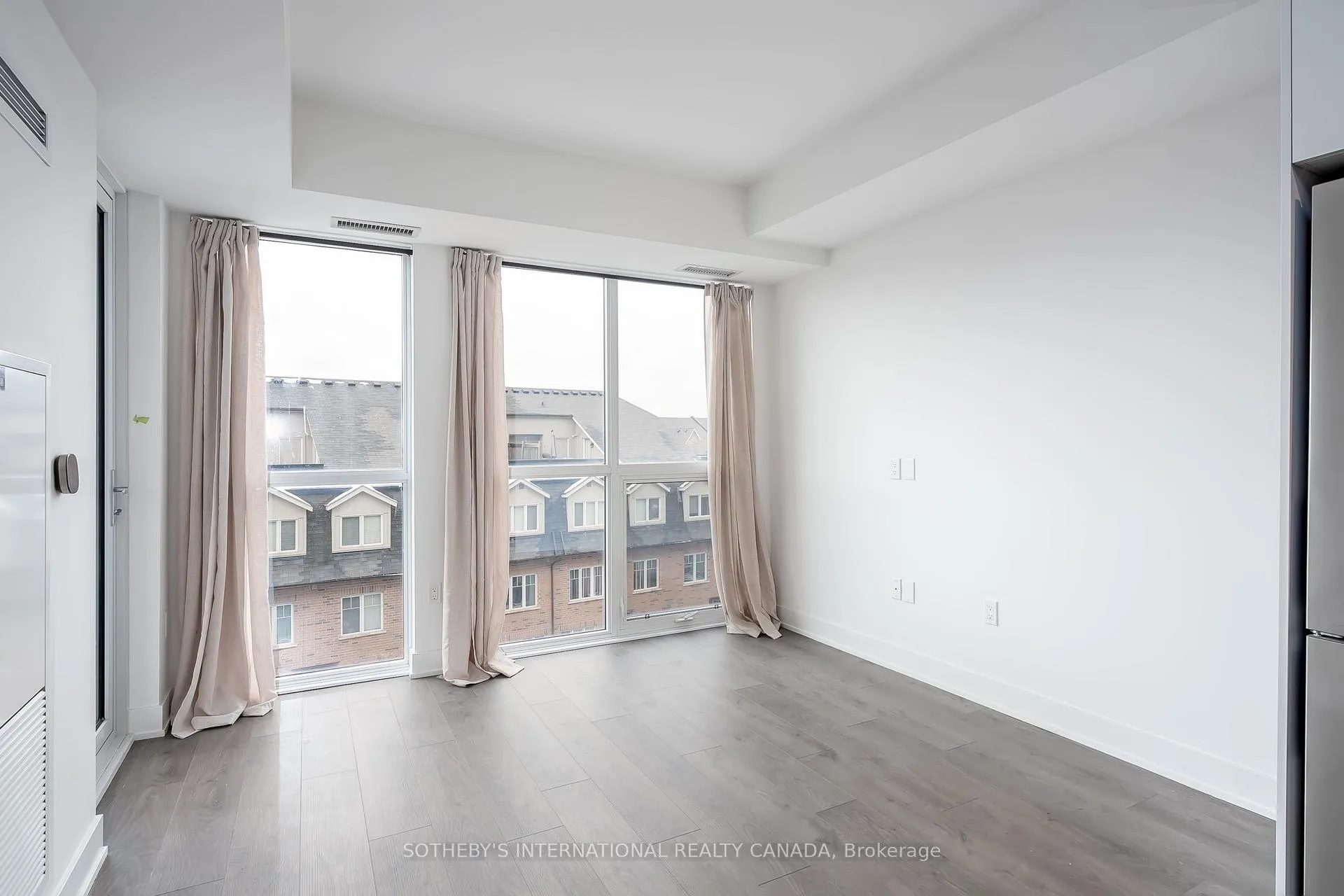 Photo 6 of Unit 513, 2343 Khalsa Gate, Oakville, Westmount — HOMEH