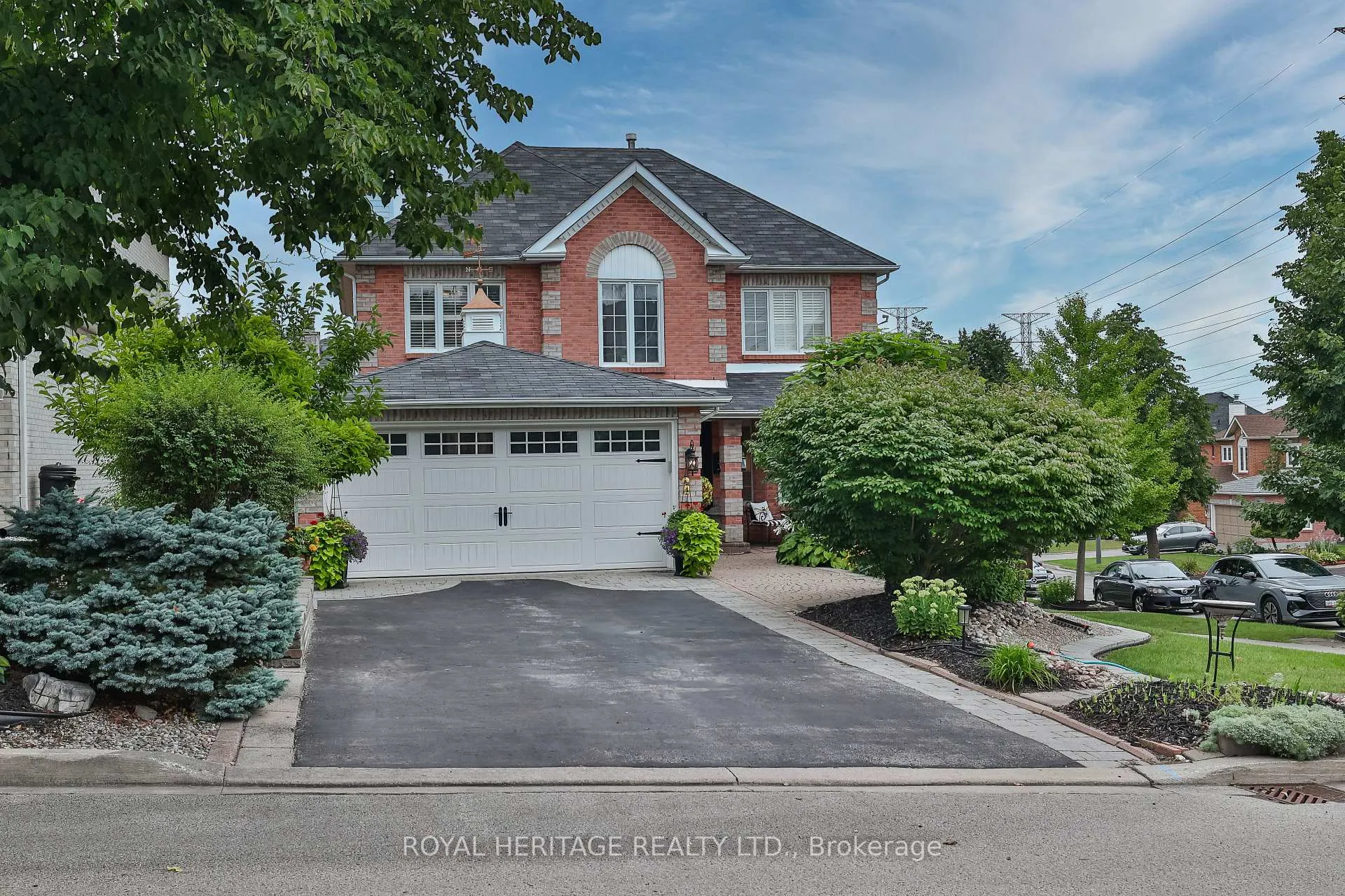 Photo 2 of 1097 Wildrose Crescent, Pickering, Liverpool — HOMEH
