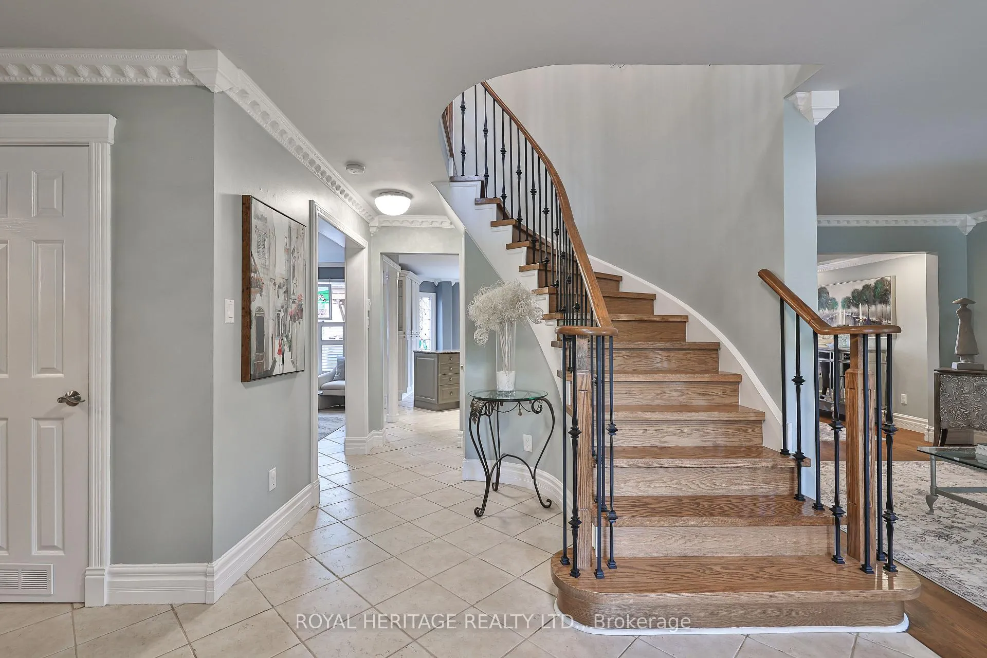 Photo 5 of 1097 Wildrose Crescent, Pickering, Liverpool — HOMEH