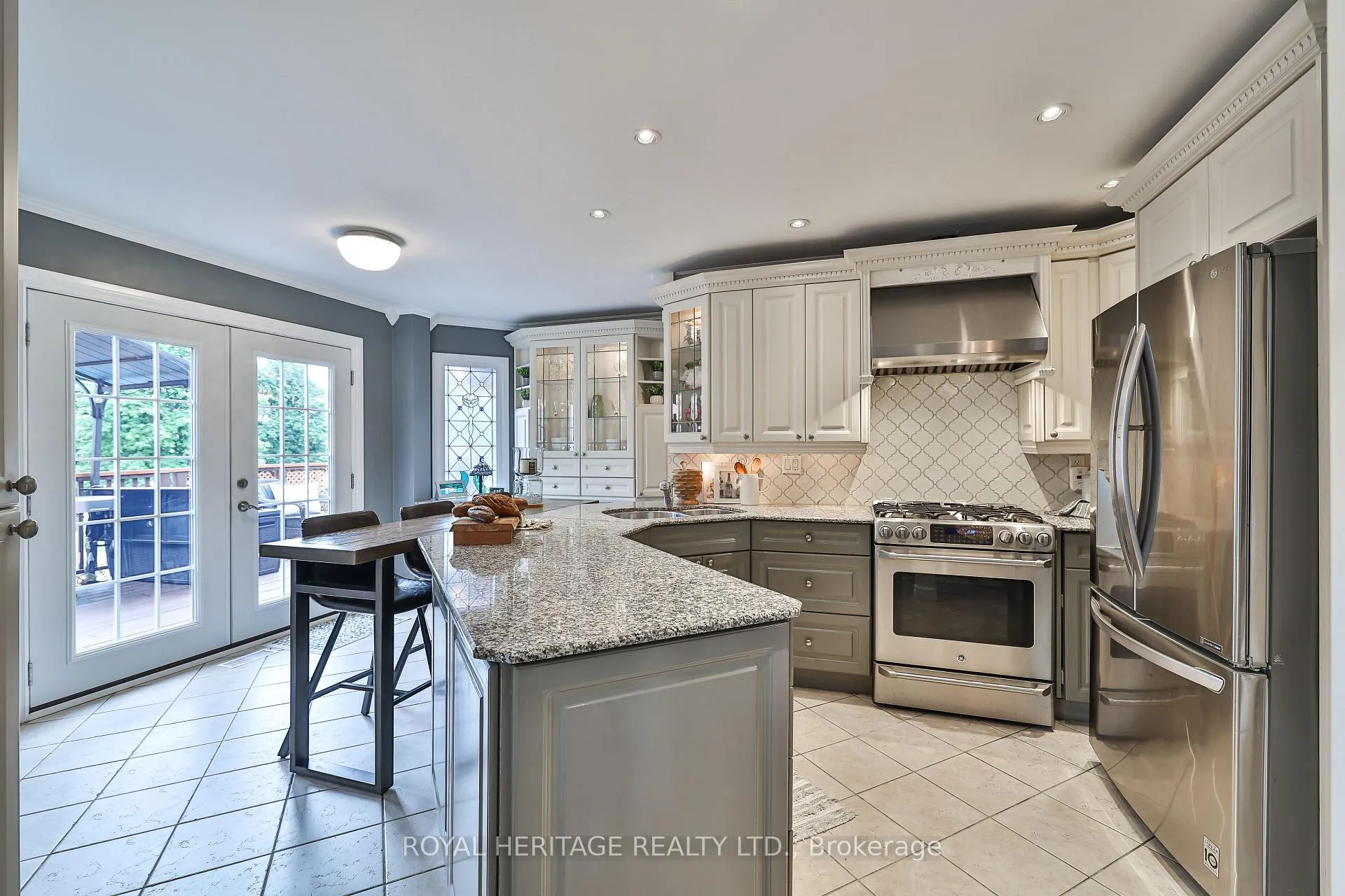 Photo 12 of 1097 Wildrose Crescent, Pickering, Liverpool — HOMEH