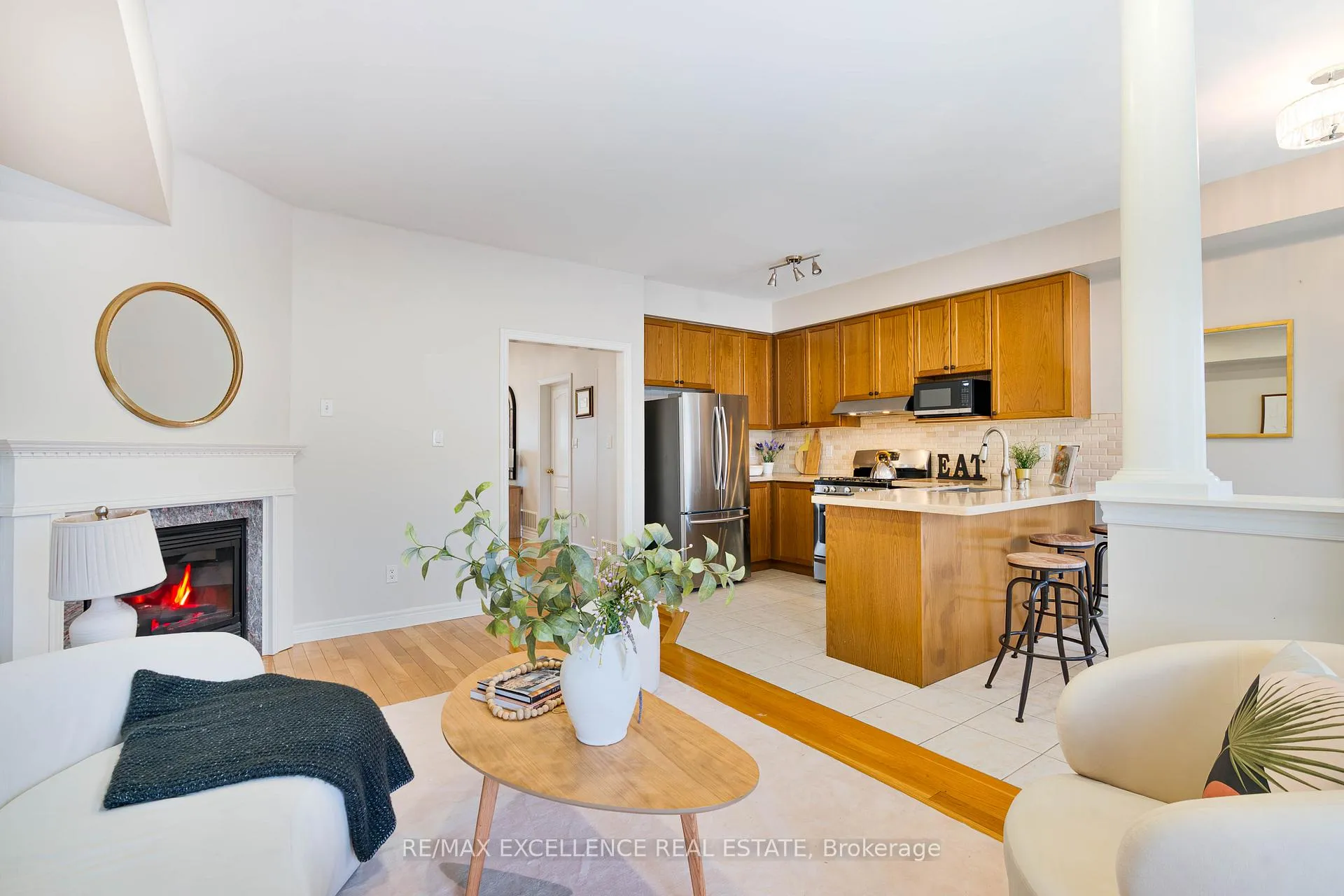 Photo 5 of 41 Davos Road, Vaughan, Vellore Village — HOMEH
