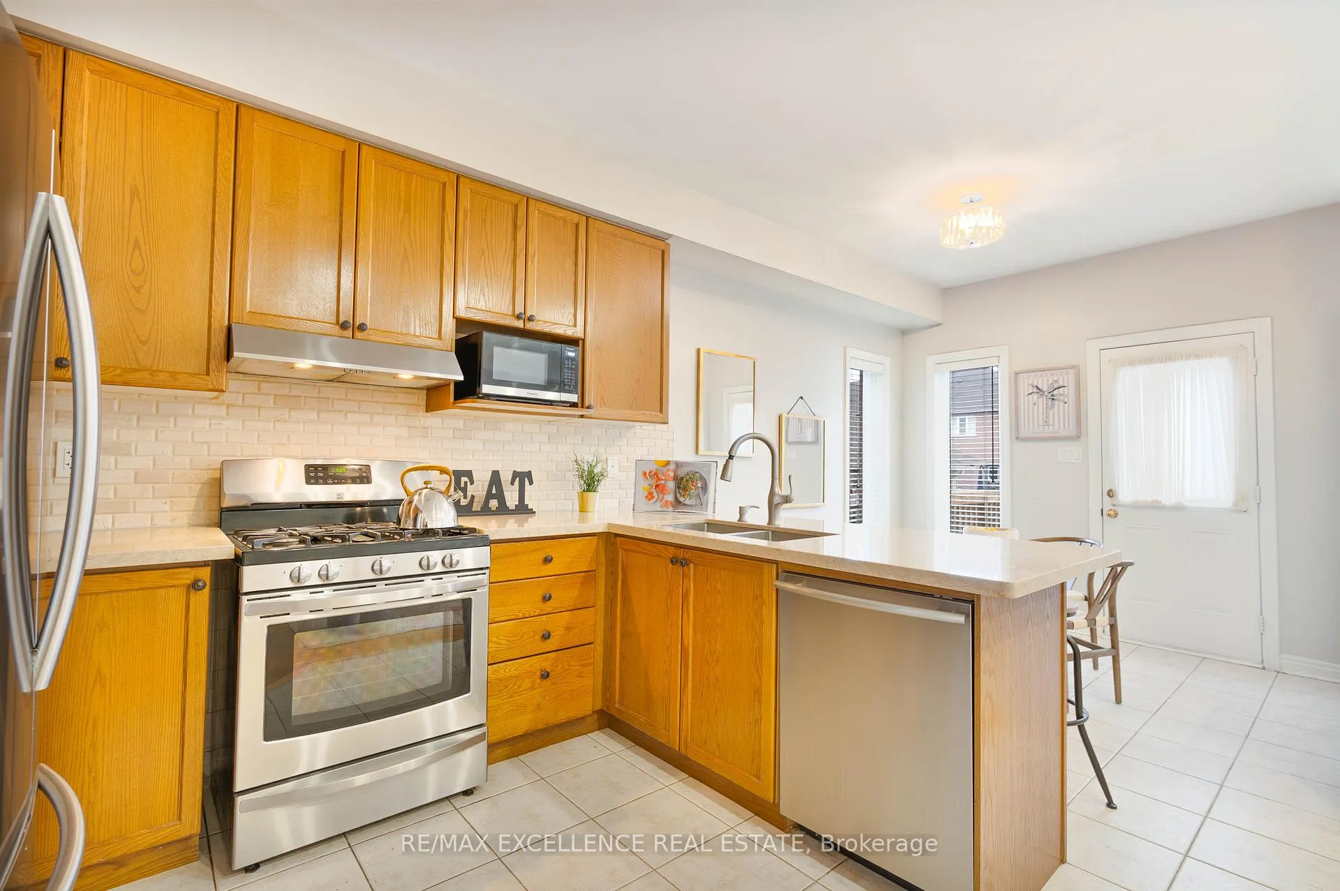 Photo 6 of 41 Davos Road, Vaughan, Vellore Village — HOMEH