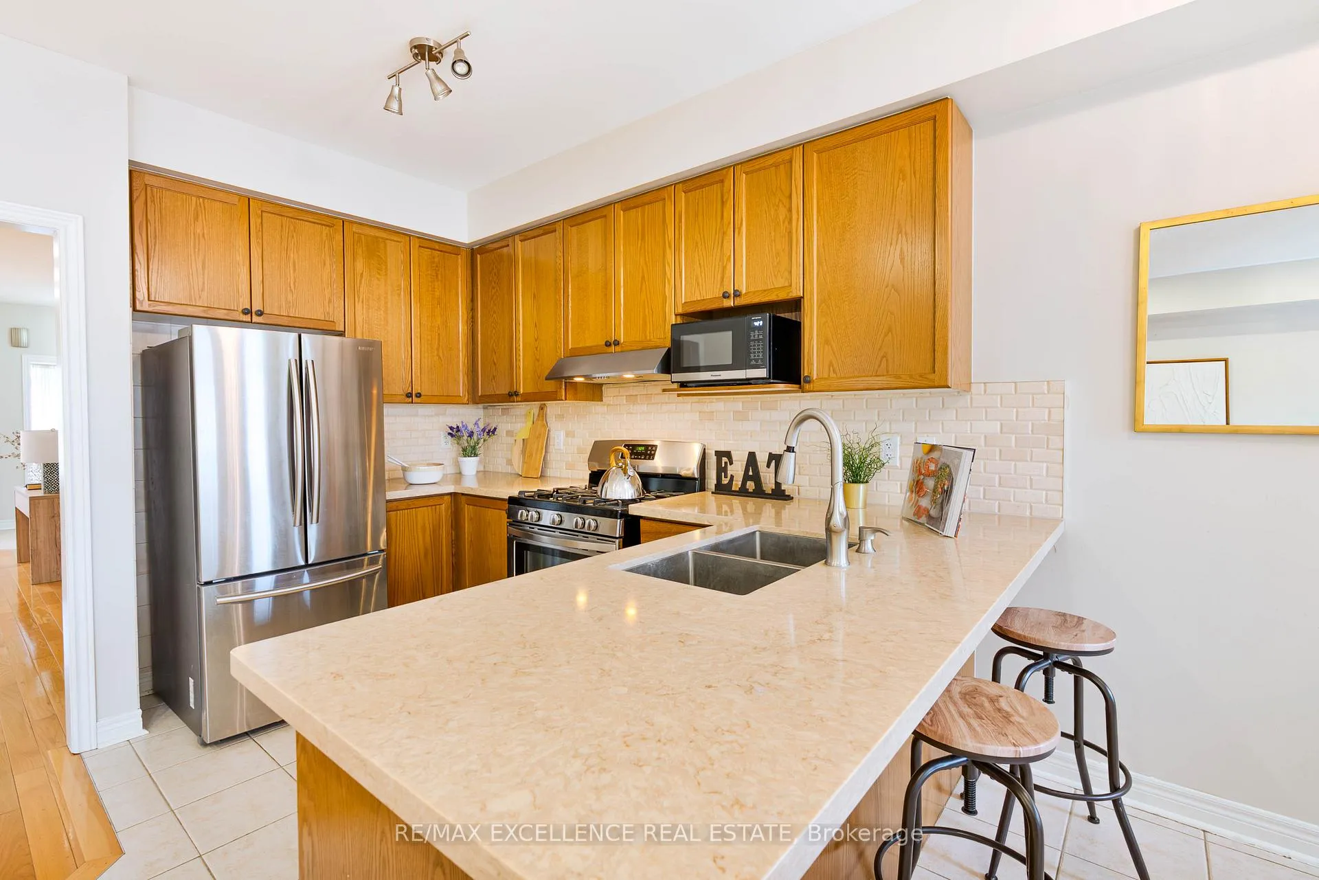 Photo 9 of 41 Davos Road, Vaughan, Vellore Village — HOMEH