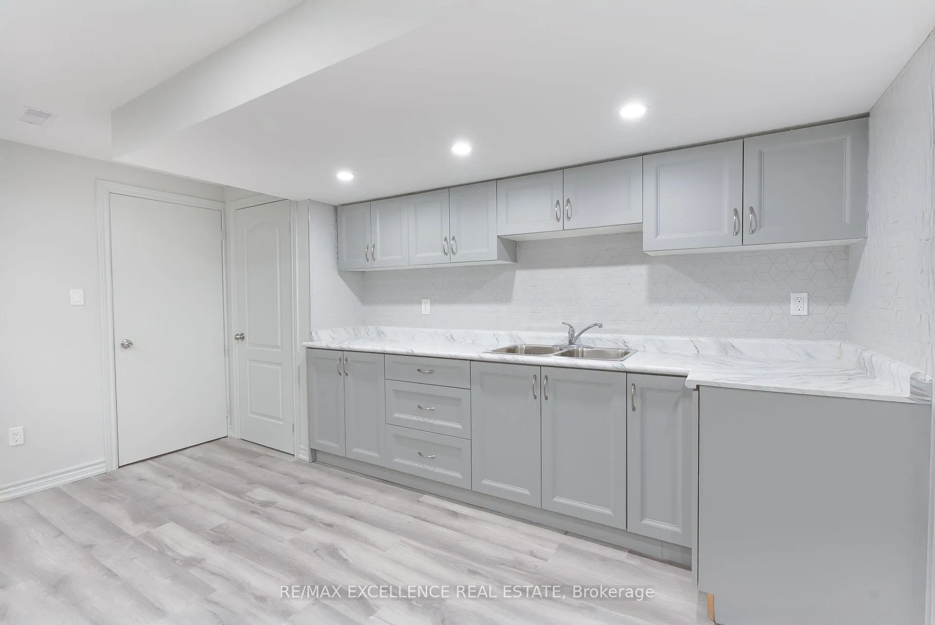 Photo 15 of 41 Davos Road, Vaughan, Vellore Village — HOMEH