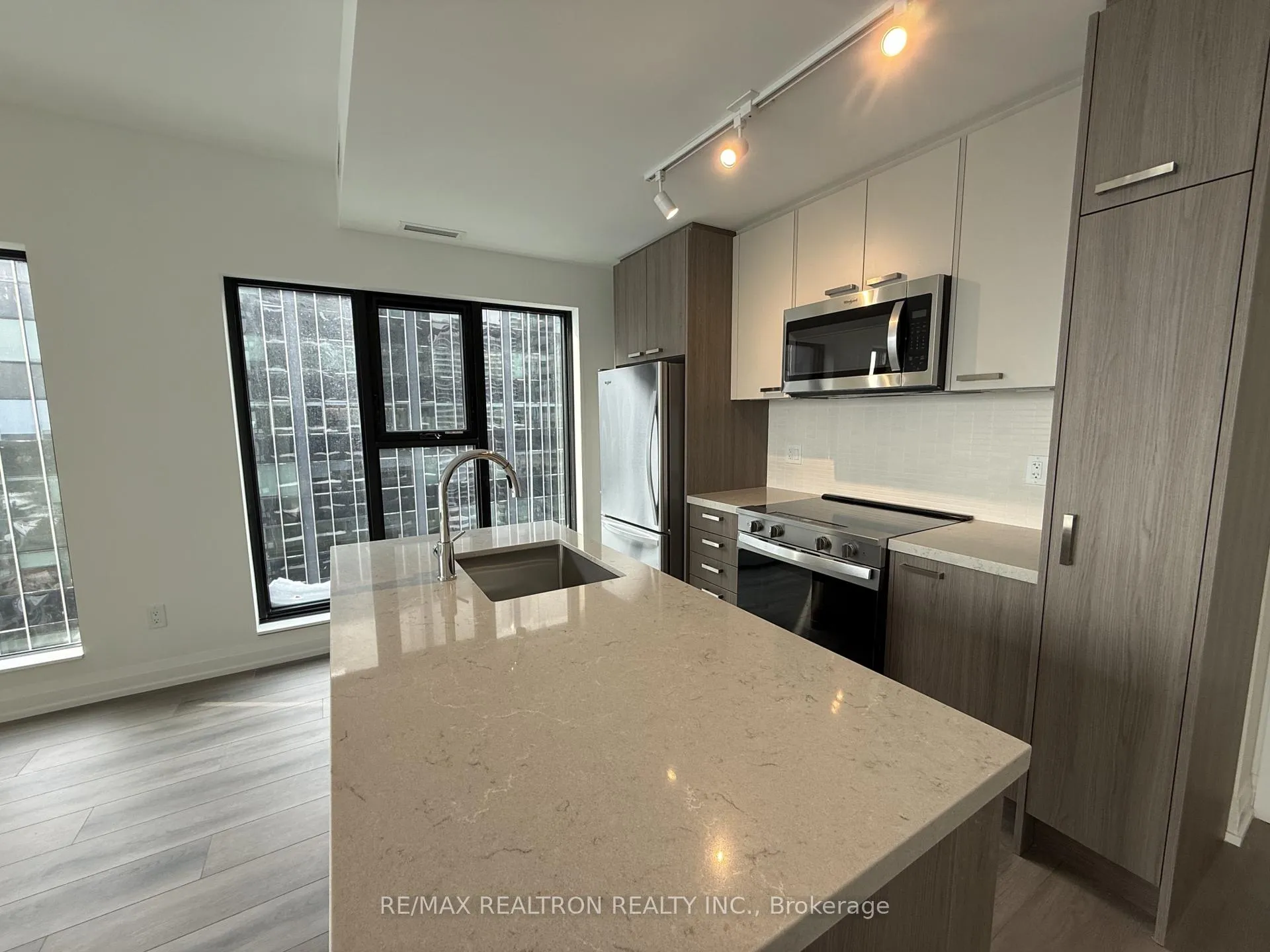 Photo 4 of Unit 1607, 20 Soudan Avenue, Toronto, Mount Pleasant West — HOMEH