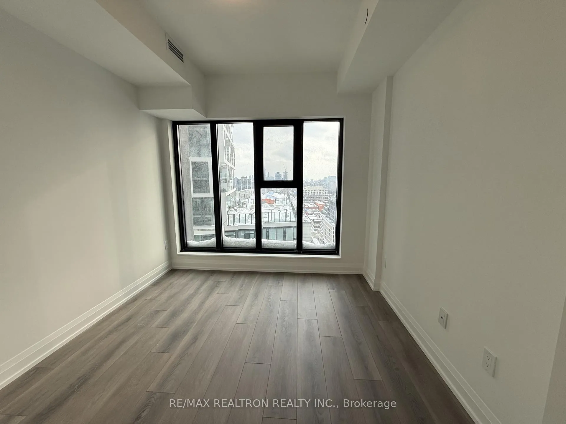 Photo 10 of Unit 1607, 20 Soudan Avenue, Toronto, Mount Pleasant West — HOMEH