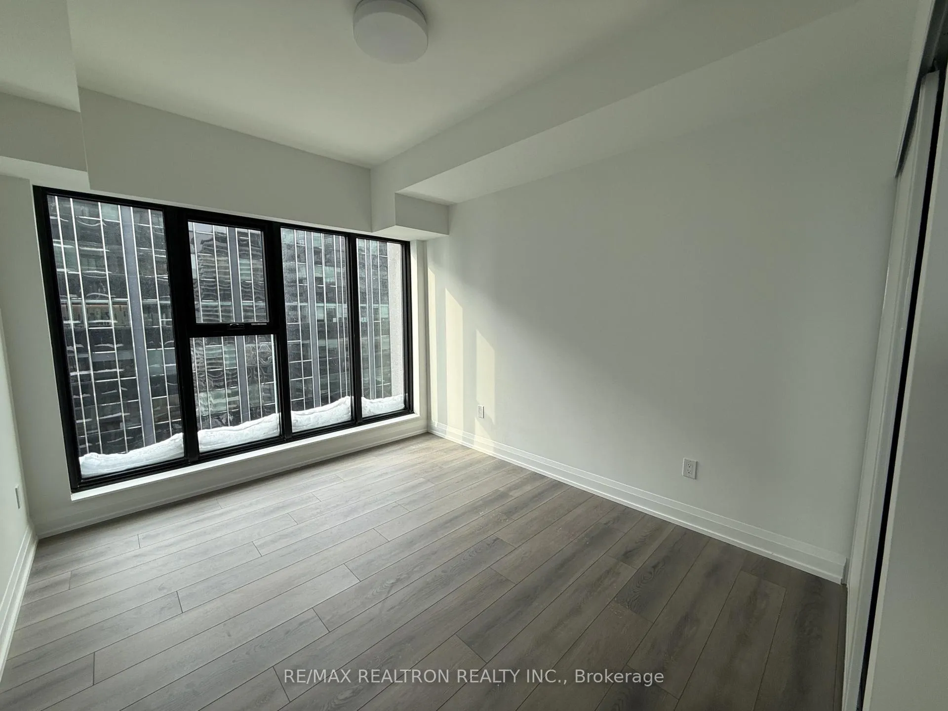 Photo 14 of Unit 1607, 20 Soudan Avenue, Toronto, Mount Pleasant West — HOMEH