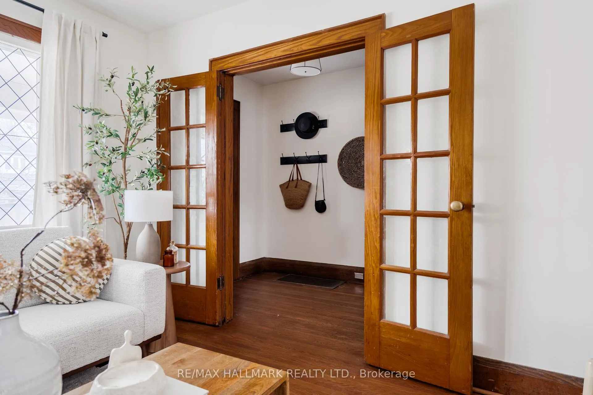 Photo 1 of 2076 Gerrard Street E, Toronto, East End-Danforth — HOMEH