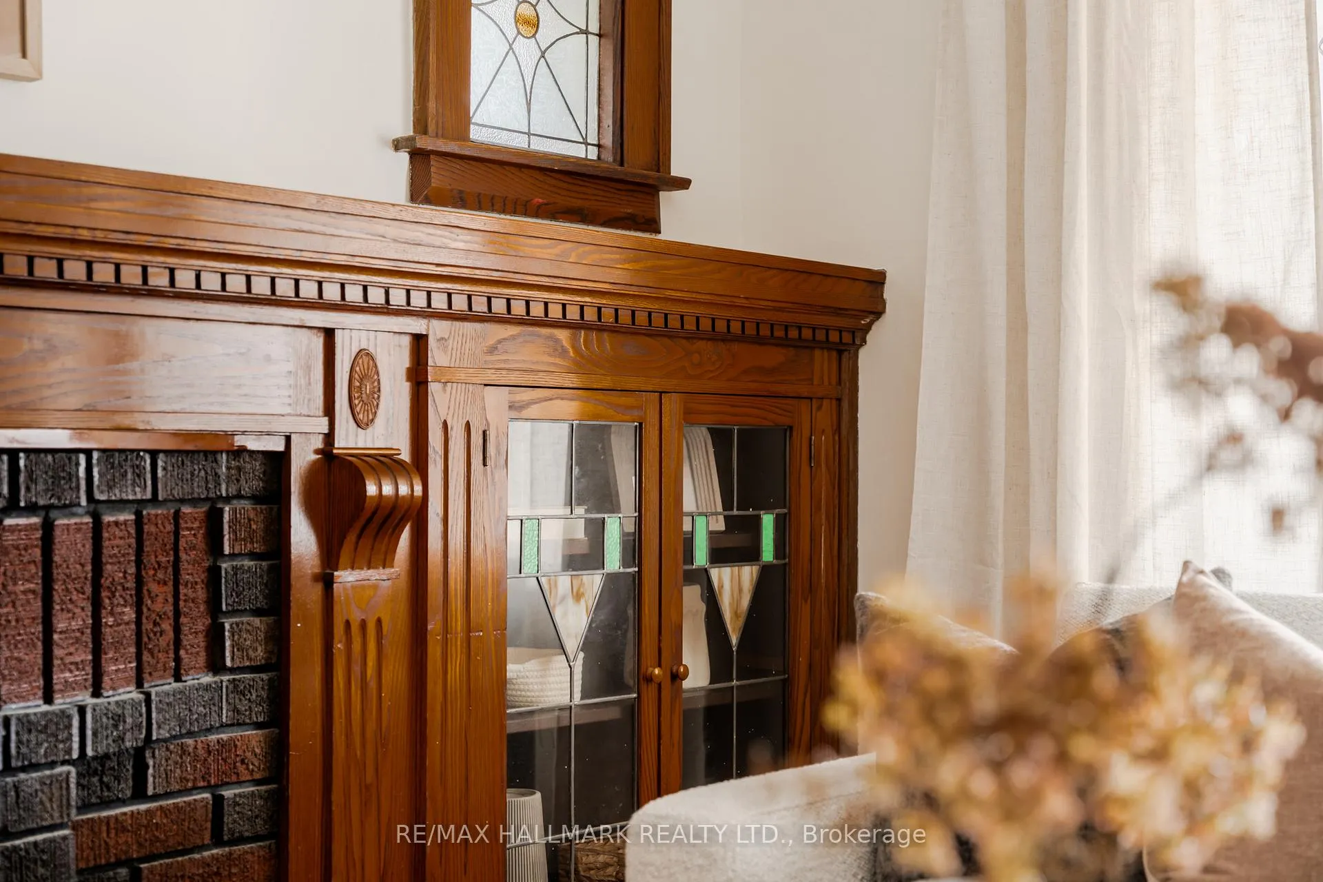 Photo 2 of 2076 Gerrard Street E, Toronto, East End-Danforth — HOMEH