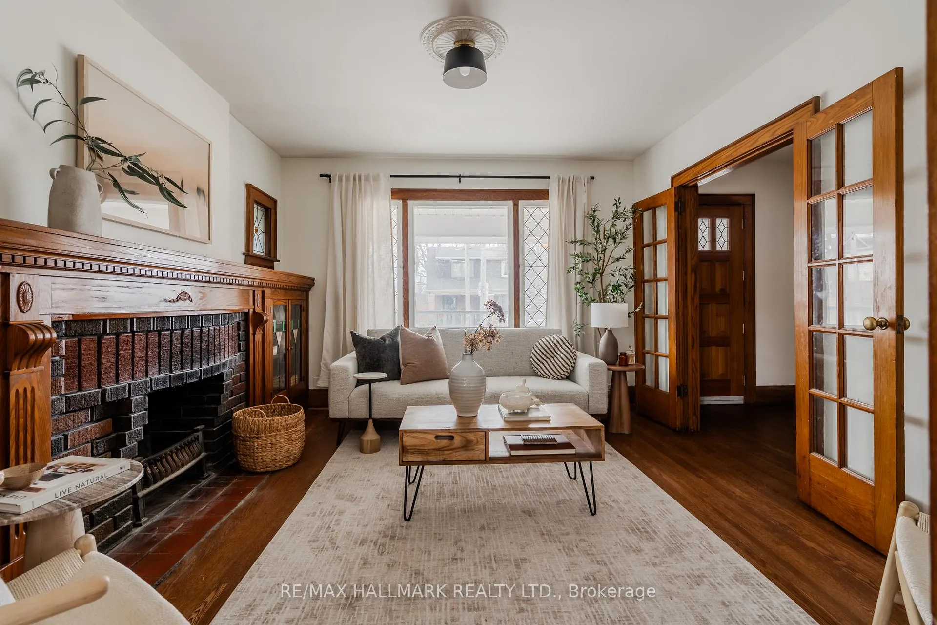 Photo 4 of 2076 Gerrard Street E, Toronto, East End-Danforth — HOMEH