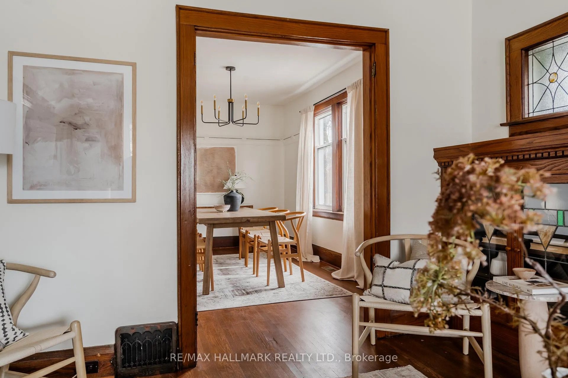 Photo 5 of 2076 Gerrard Street E, Toronto, East End-Danforth — HOMEH
