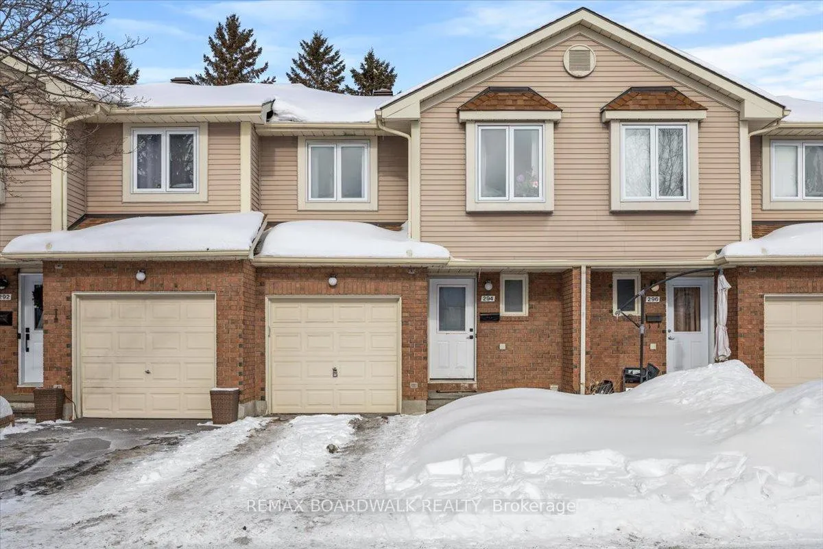 Photo 1 of 294 Valade Crescent, Ottawa, Fallingbrook/Pineridge — HOMEH