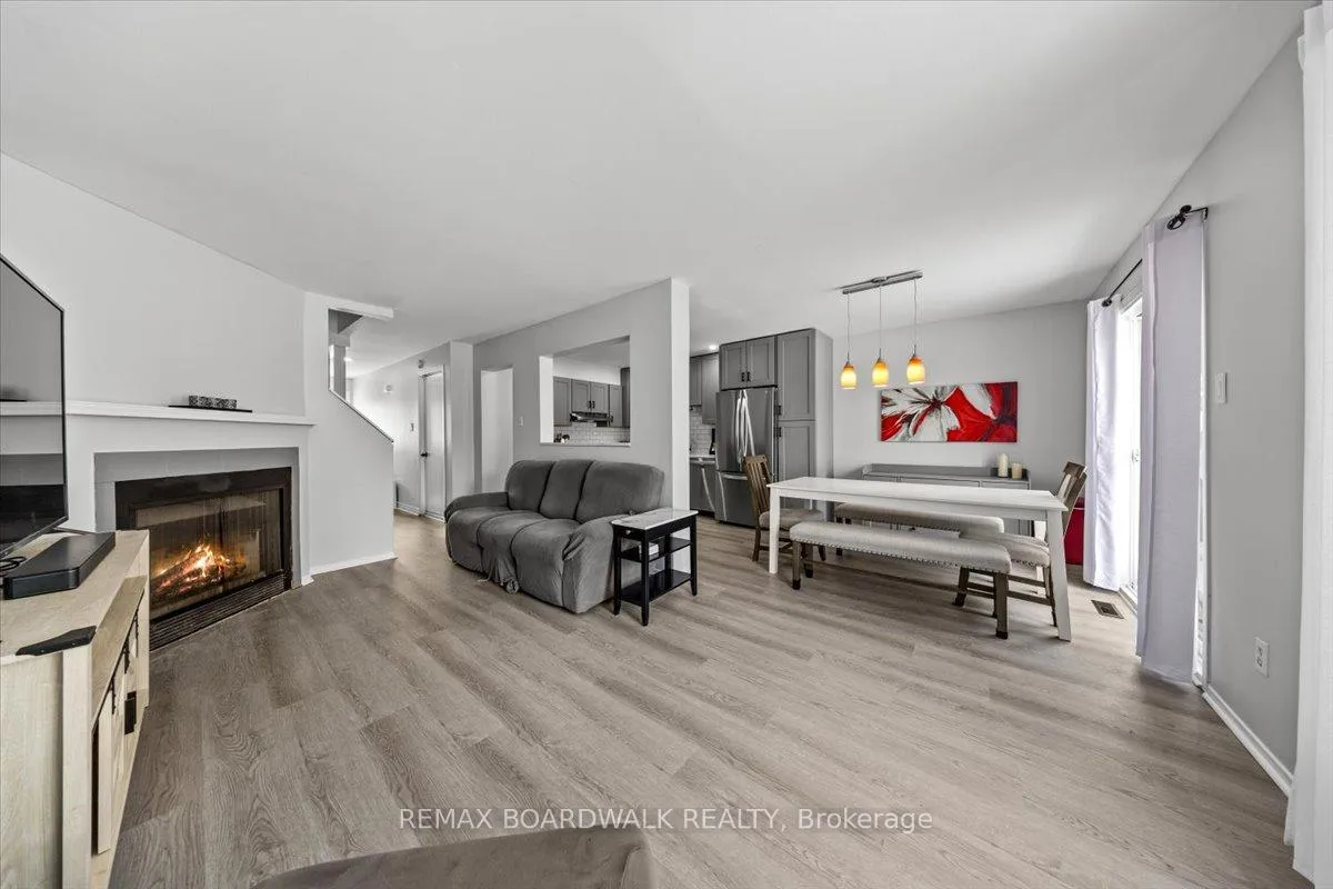 Photo 7 of 294 Valade Crescent, Ottawa, Fallingbrook/Pineridge — HOMEH
