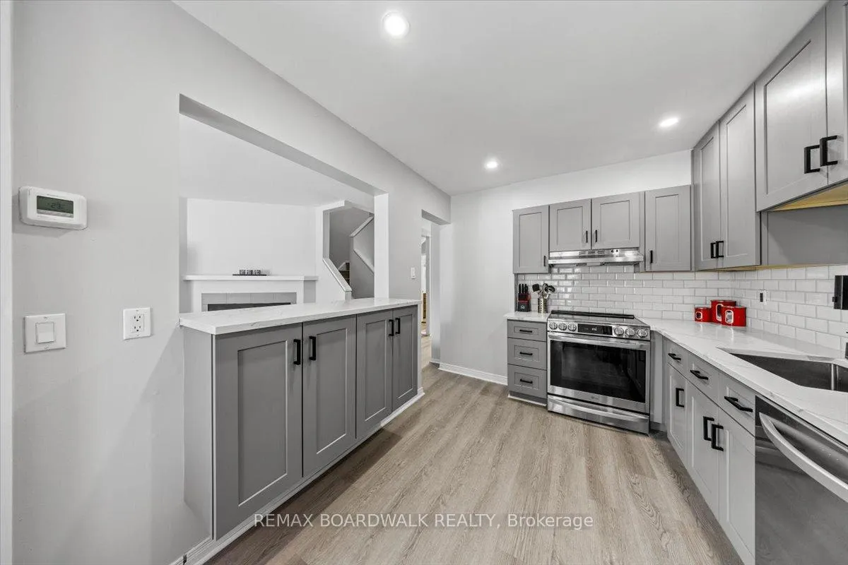 Photo 11 of 294 Valade Crescent, Ottawa, Fallingbrook/Pineridge — HOMEH