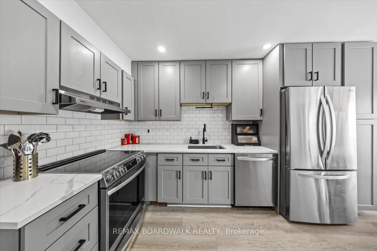 Photo 13 of 294 Valade Crescent, Ottawa, Fallingbrook/Pineridge — HOMEH