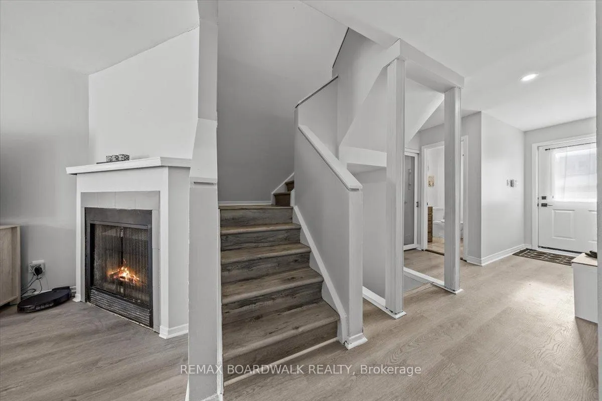 Photo 15 of 294 Valade Crescent, Ottawa, Fallingbrook/Pineridge — HOMEH