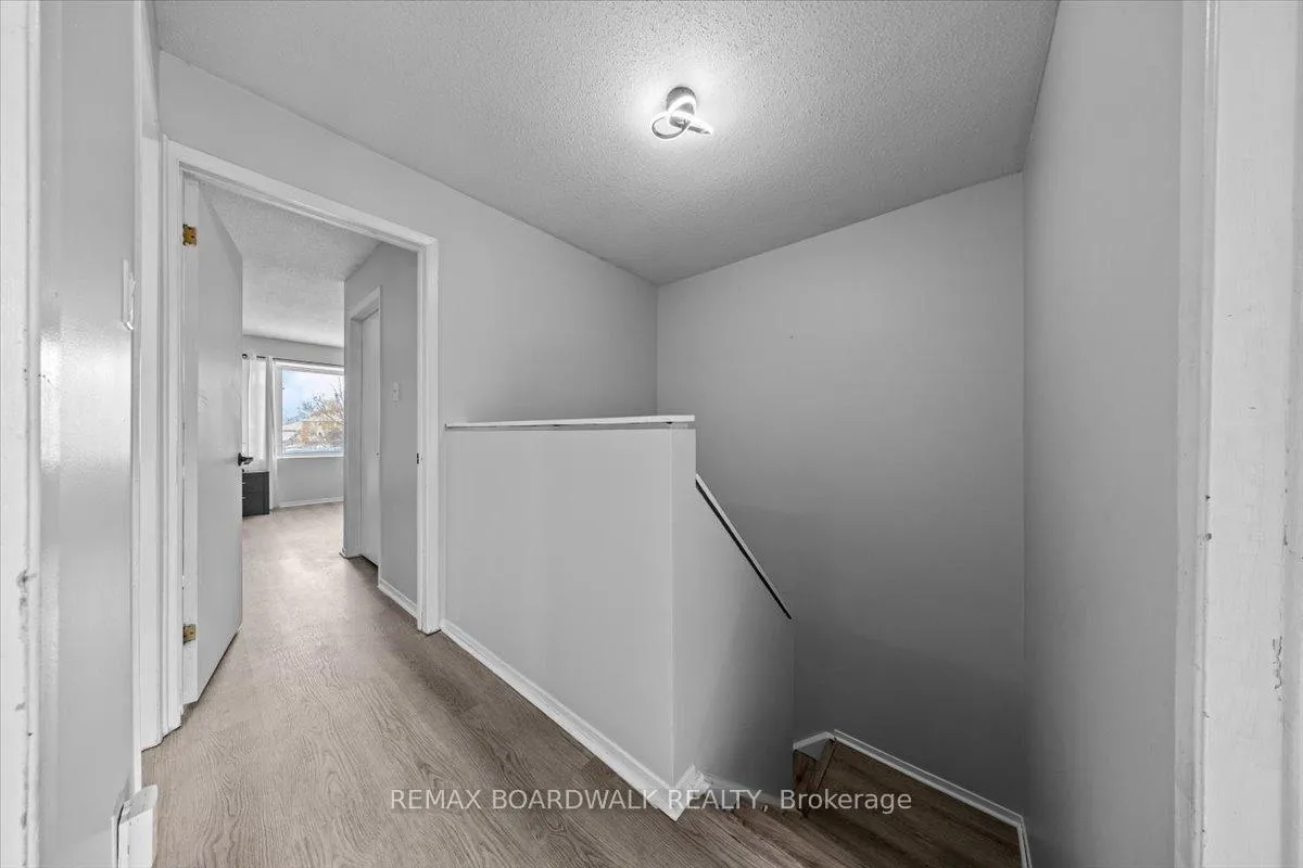Photo 16 of 294 Valade Crescent, Ottawa, Fallingbrook/Pineridge — HOMEH
