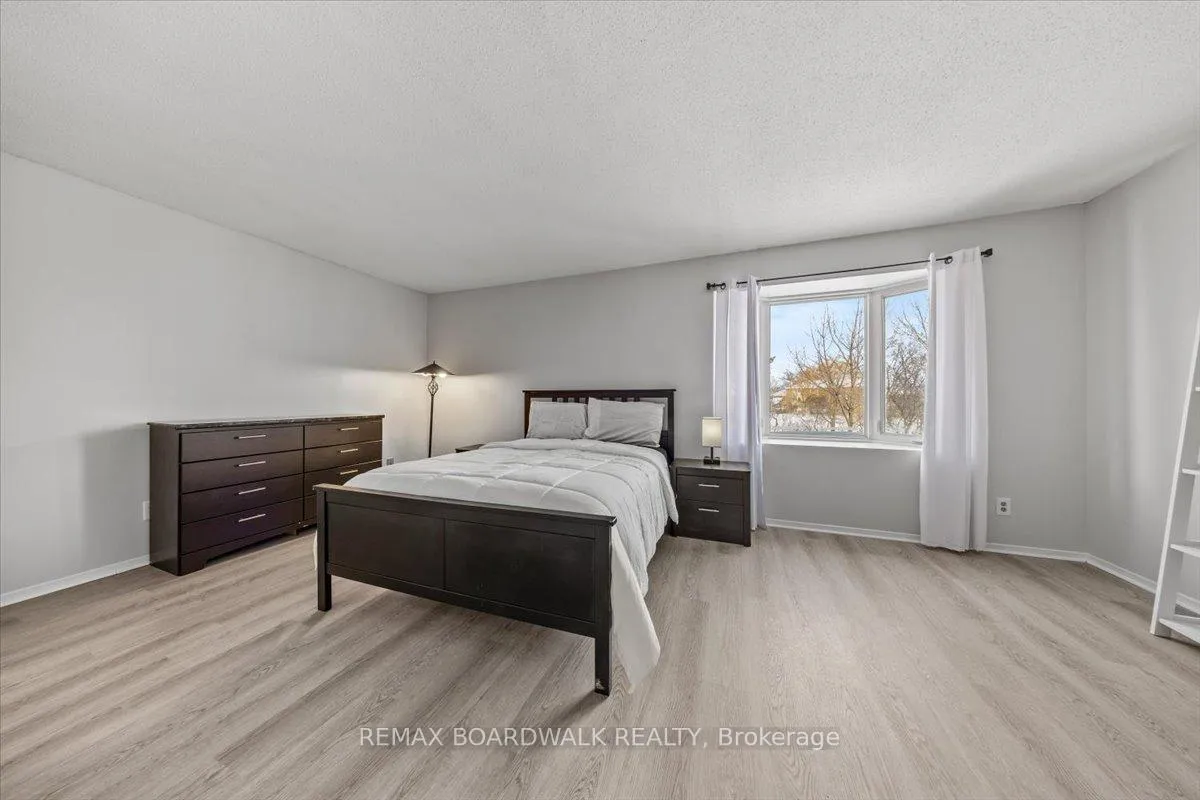 Photo 17 of 294 Valade Crescent, Ottawa, Fallingbrook/Pineridge — HOMEH